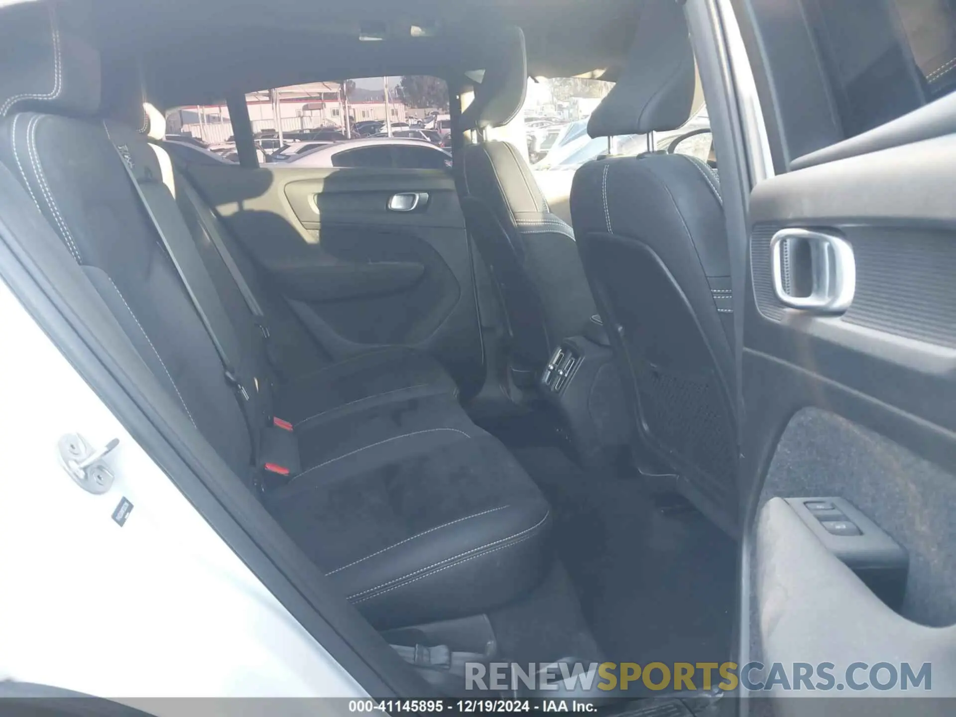 8 Фотография поврежденного автомобиля YV4ED3GM8P2052198 VOLVO C40 RECHARGE PURE ELECTRIC 2023