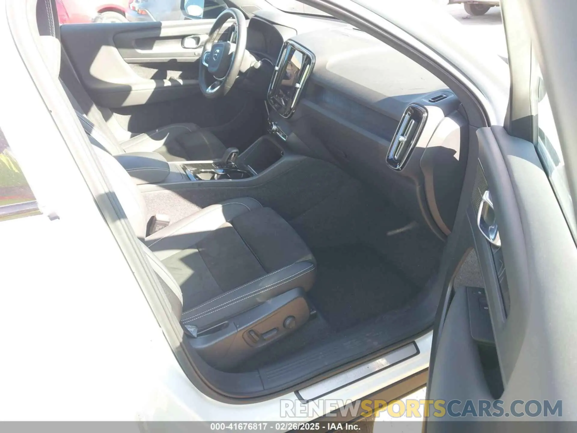 5 Фотография поврежденного автомобиля YV4ED3GM9P2031408 VOLVO C40 RECHARGE PURE ELECTRIC 2023