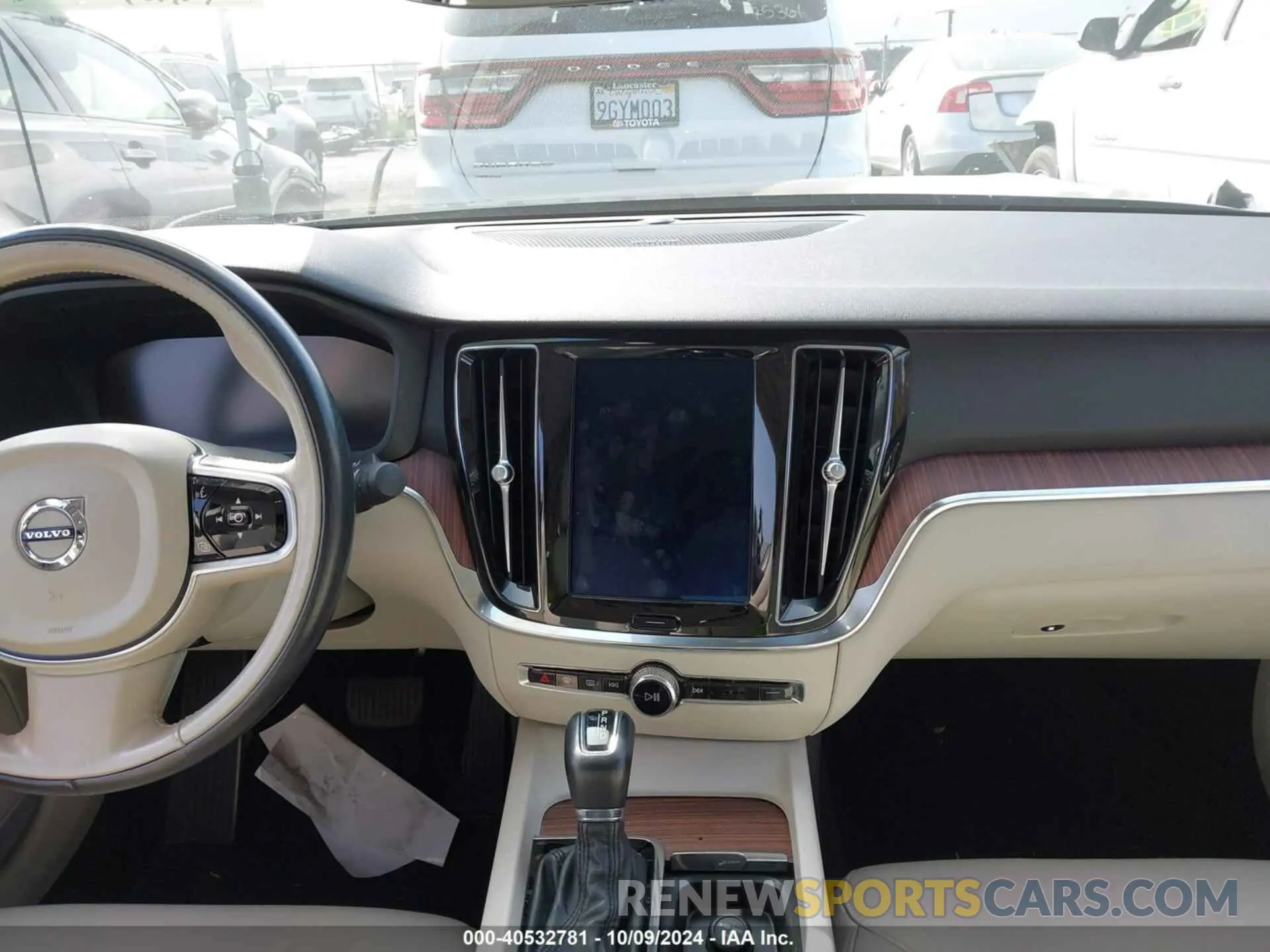 18 Фотография поврежденного автомобиля 7JR102FK2KG010906 VOLVO S60 2019