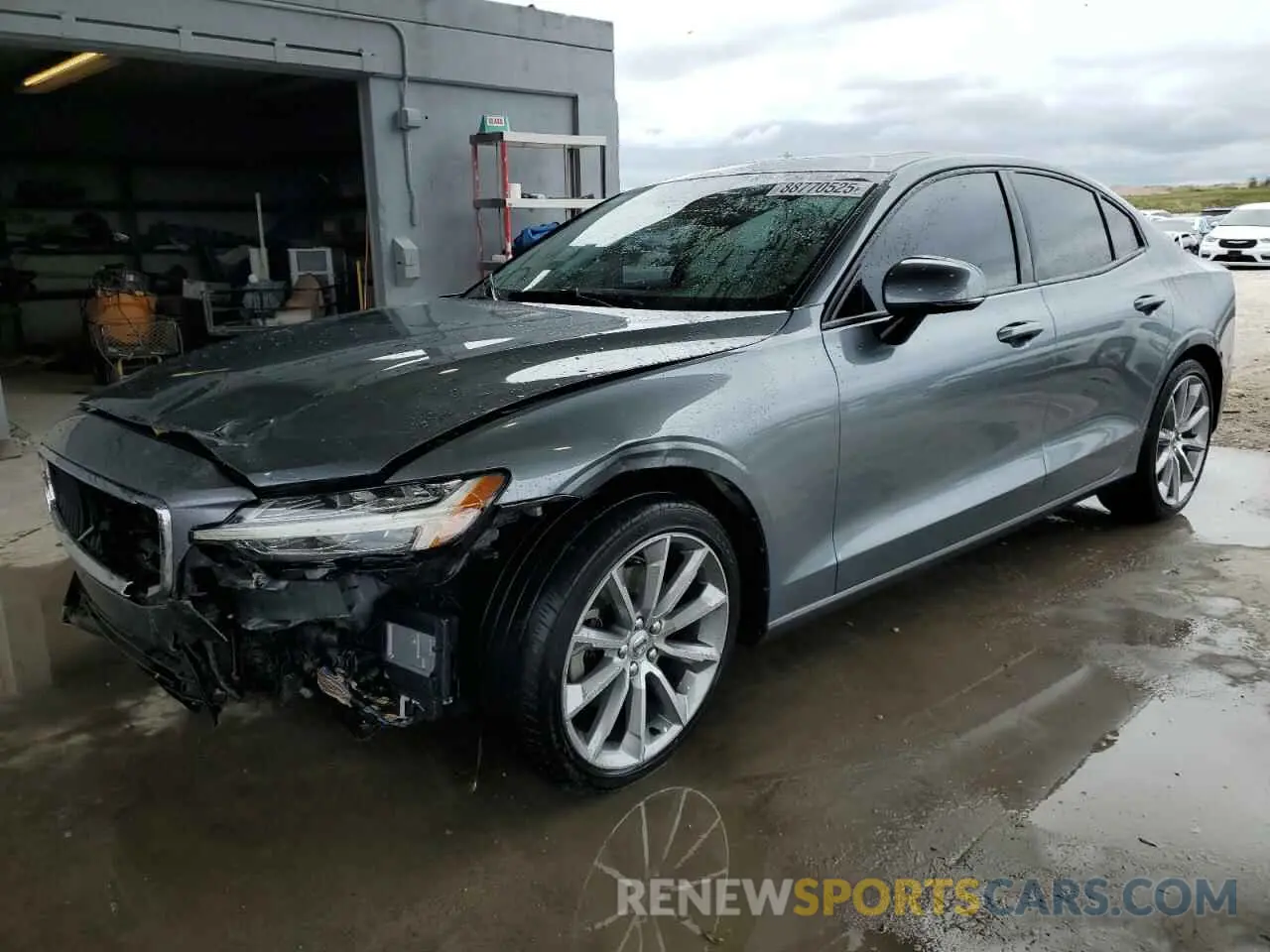 1 Фотография поврежденного автомобиля 7JR102FK3KG003852 VOLVO S60 2019
