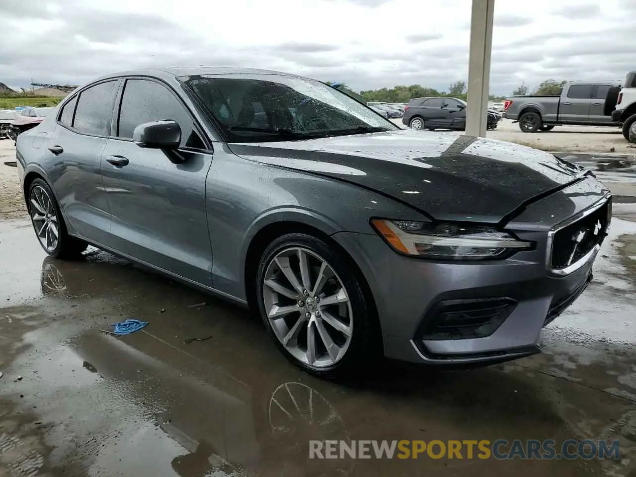 4 Фотография поврежденного автомобиля 7JR102FK3KG003852 VOLVO S60 2019