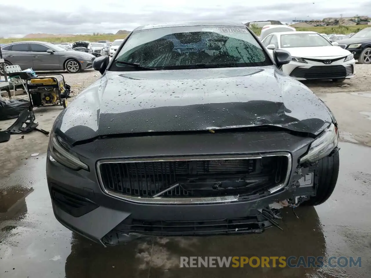 5 Фотография поврежденного автомобиля 7JR102FK3KG003852 VOLVO S60 2019