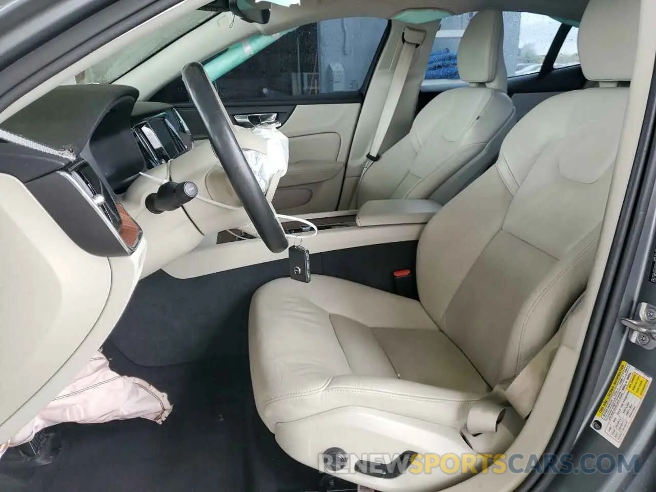 7 Фотография поврежденного автомобиля 7JR102FK3KG003852 VOLVO S60 2019