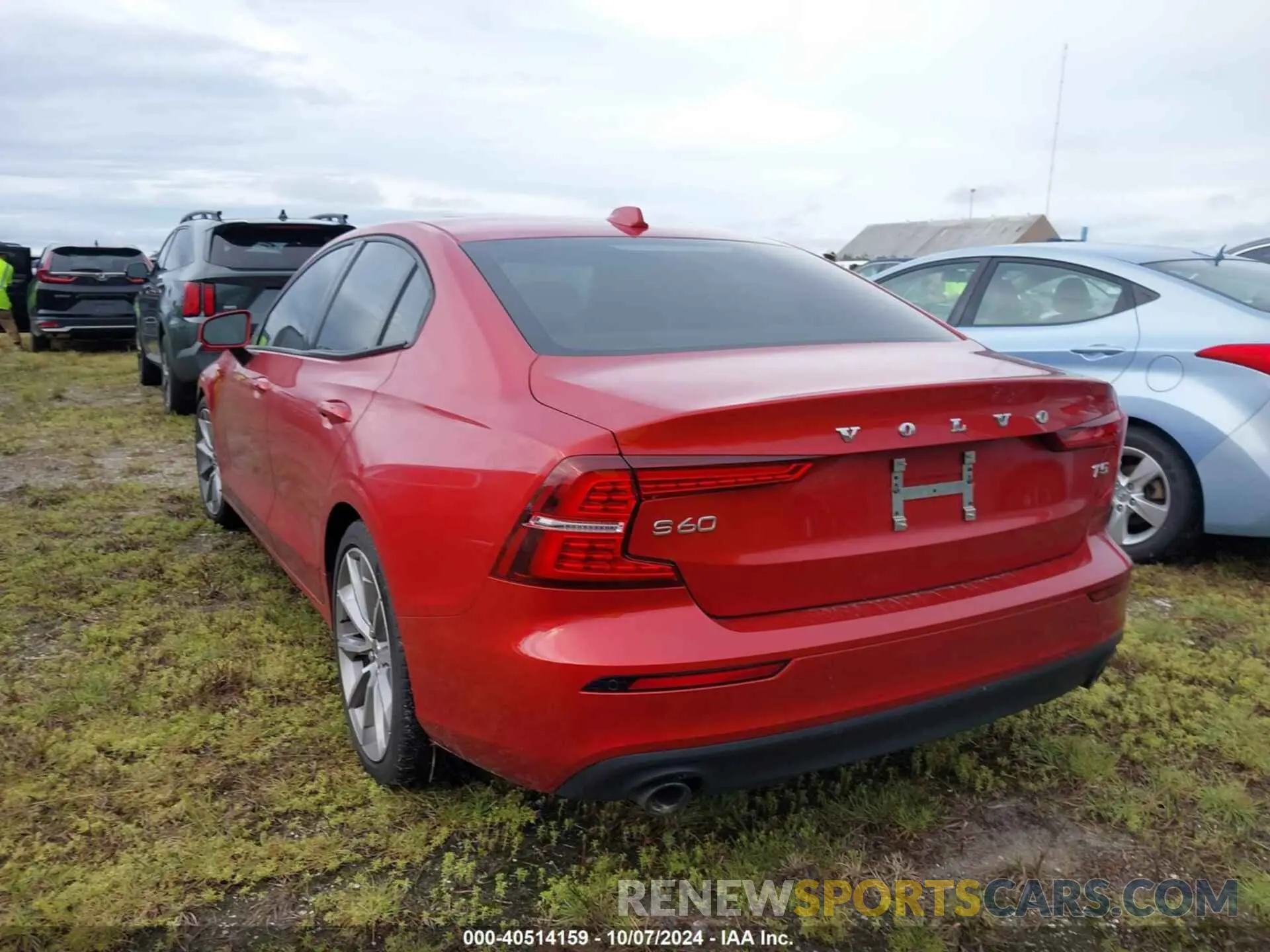 3 Photograph of a damaged car 7JR102FK5KG001701 VOLVO S60 2019