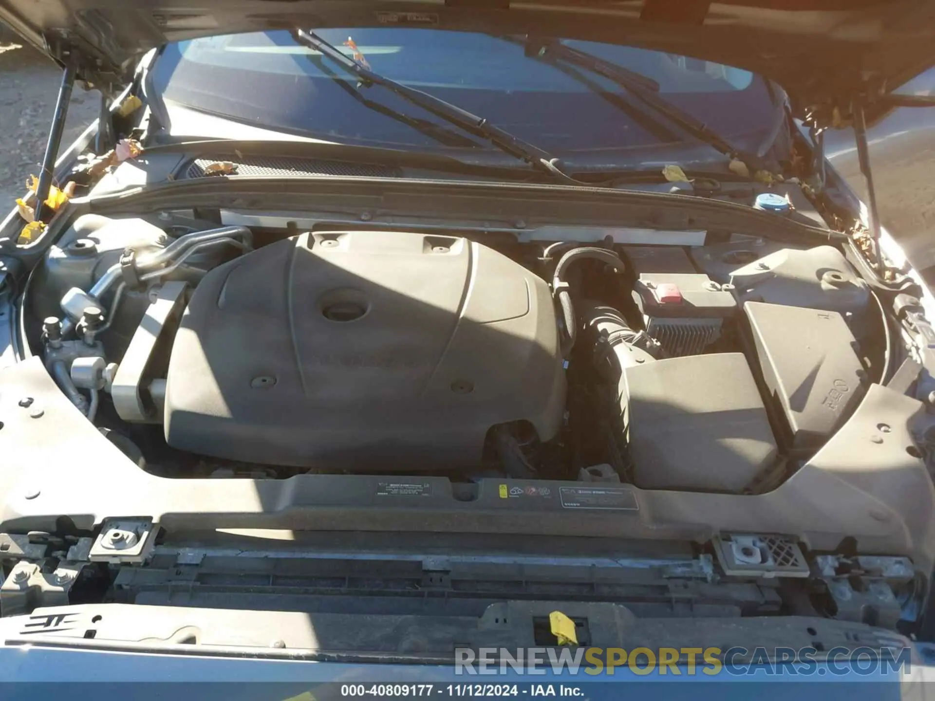 10 Photograph of a damaged car 7JR102FK7KG002591 VOLVO S60 2019