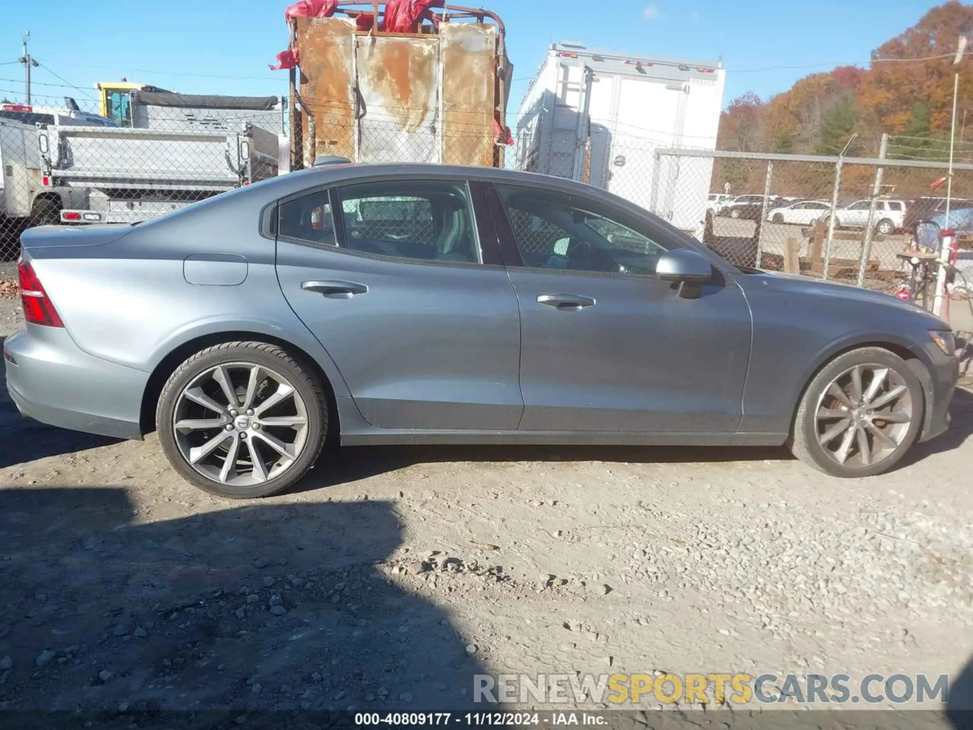13 Photograph of a damaged car 7JR102FK7KG002591 VOLVO S60 2019