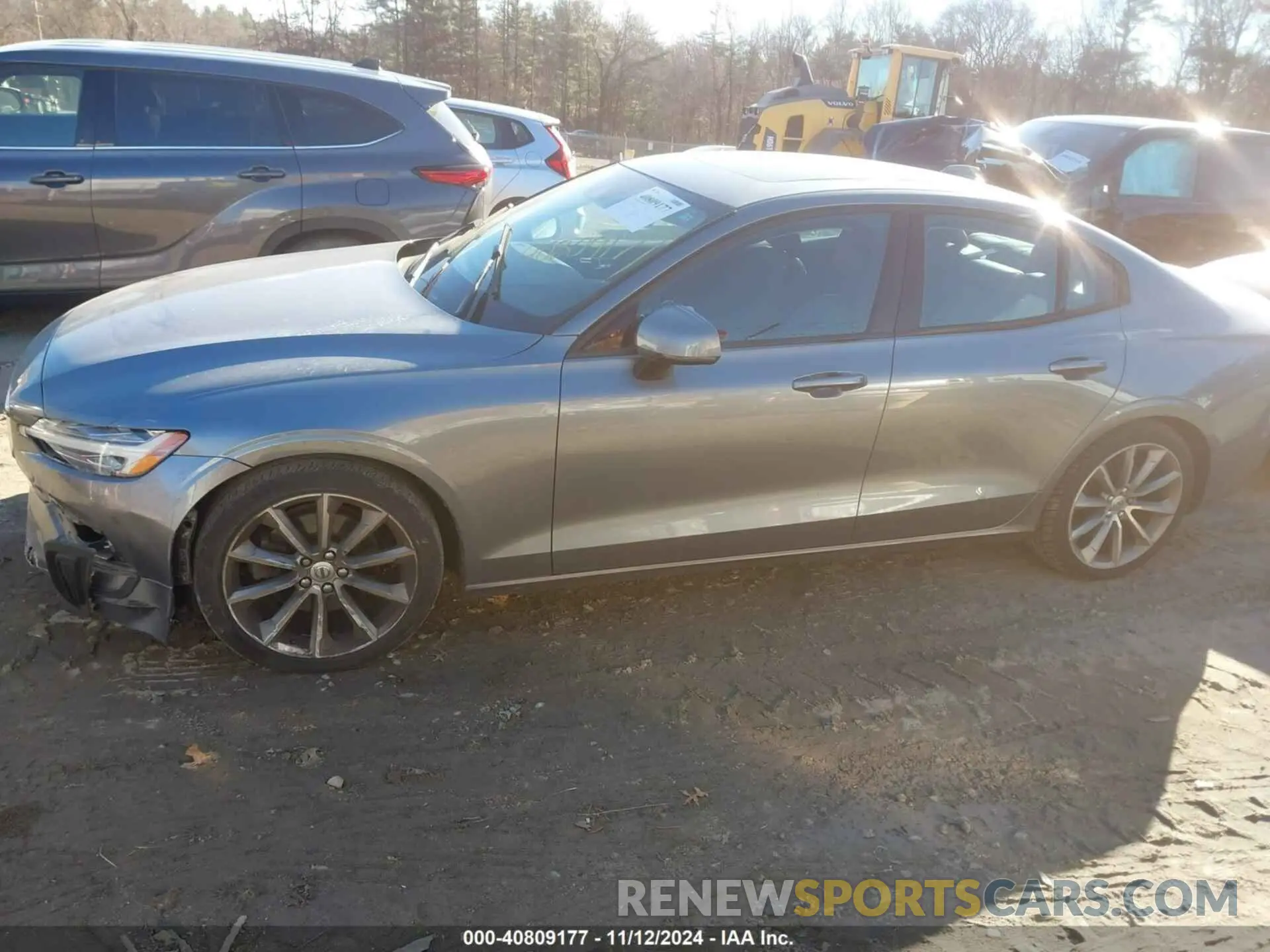 14 Photograph of a damaged car 7JR102FK7KG002591 VOLVO S60 2019