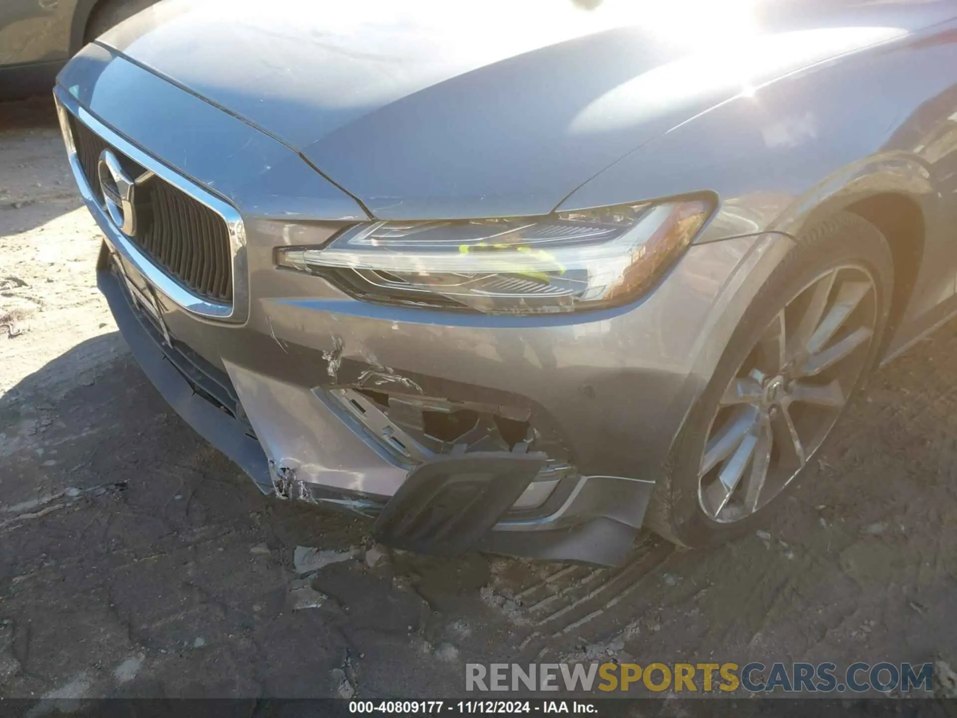 6 Photograph of a damaged car 7JR102FK7KG002591 VOLVO S60 2019