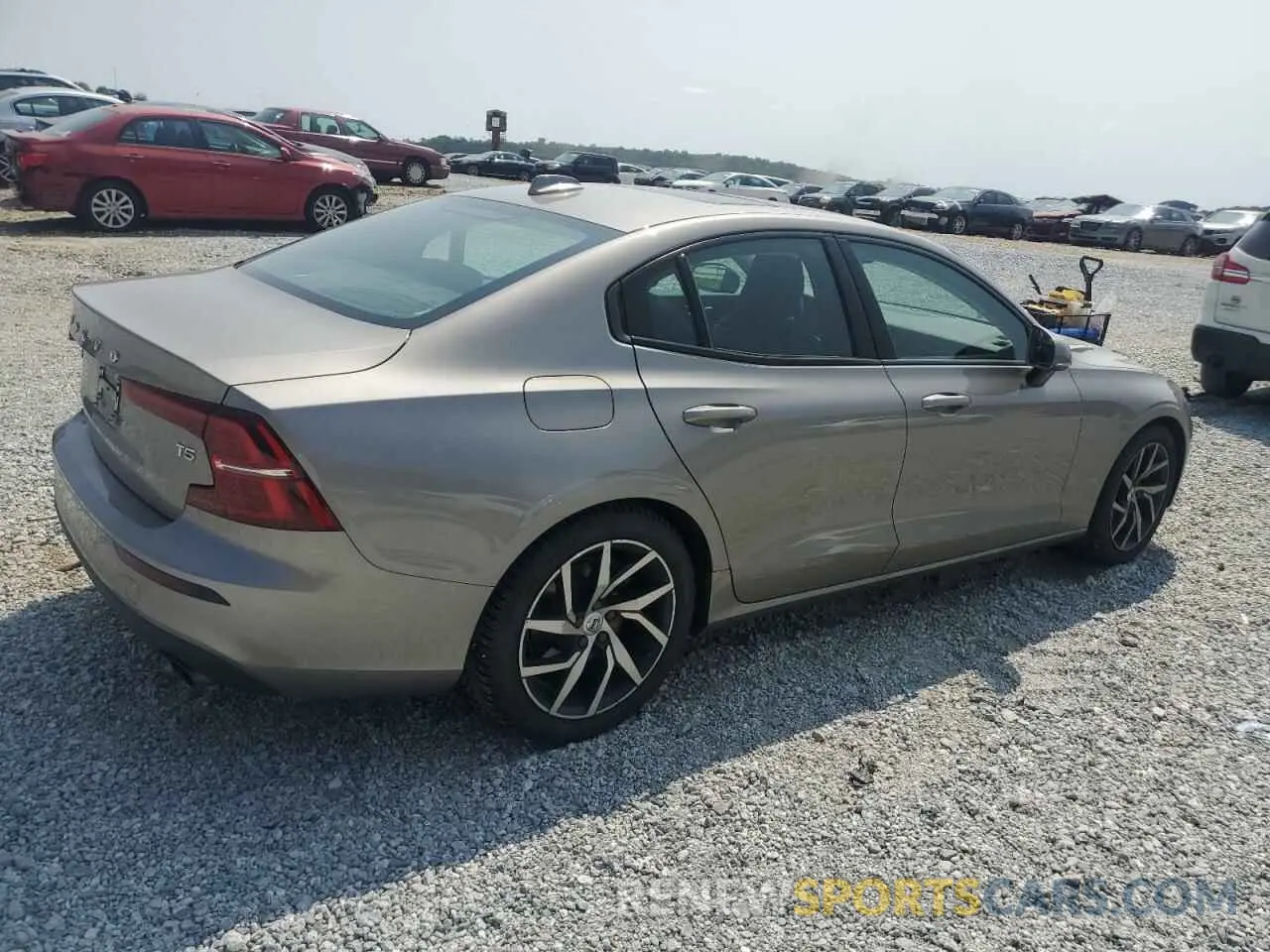 3 Photograph of a damaged car 7JR102FK8KG006407 VOLVO S60 2019