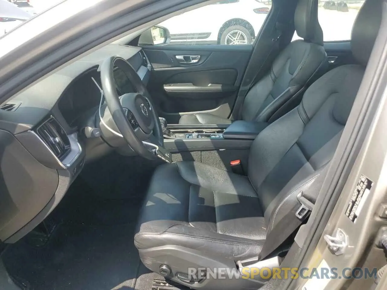 7 Photograph of a damaged car 7JR102FK8KG006407 VOLVO S60 2019