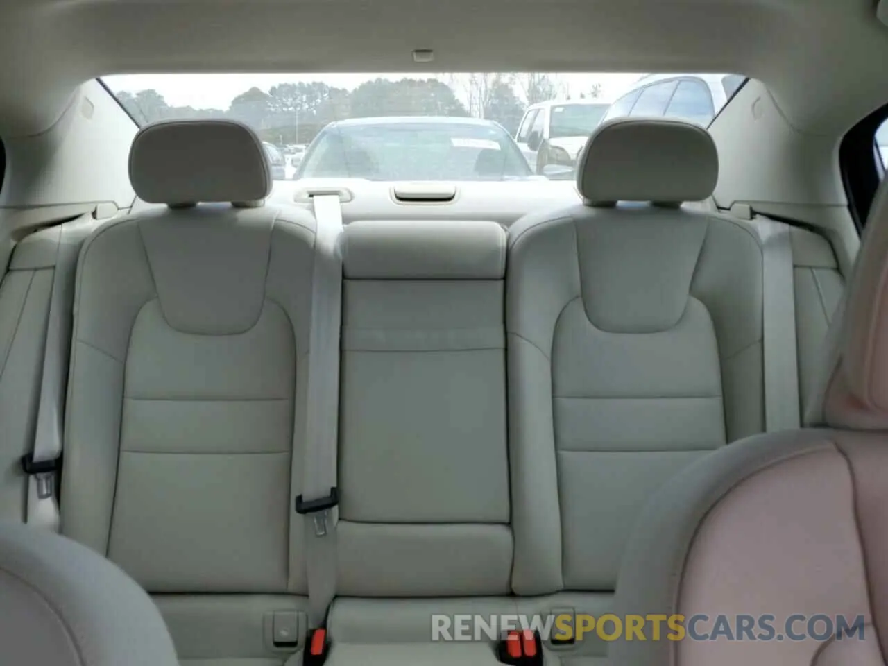10 Photograph of a damaged car 7JR102FK9KG017710 VOLVO S60 2019
