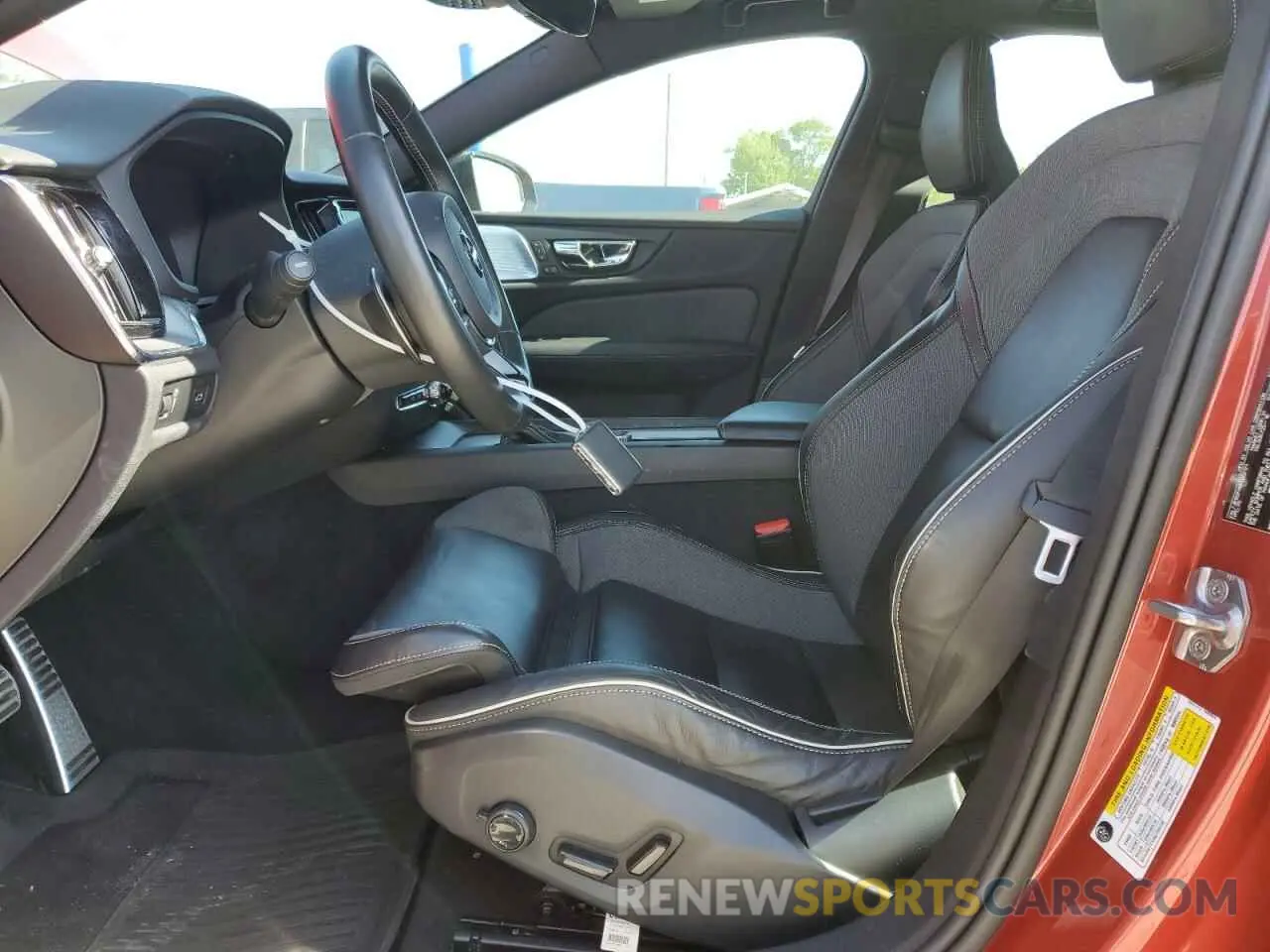 7 Фотография поврежденного автомобиля 7JR102FM8KG007171 VOLVO S60 2019
