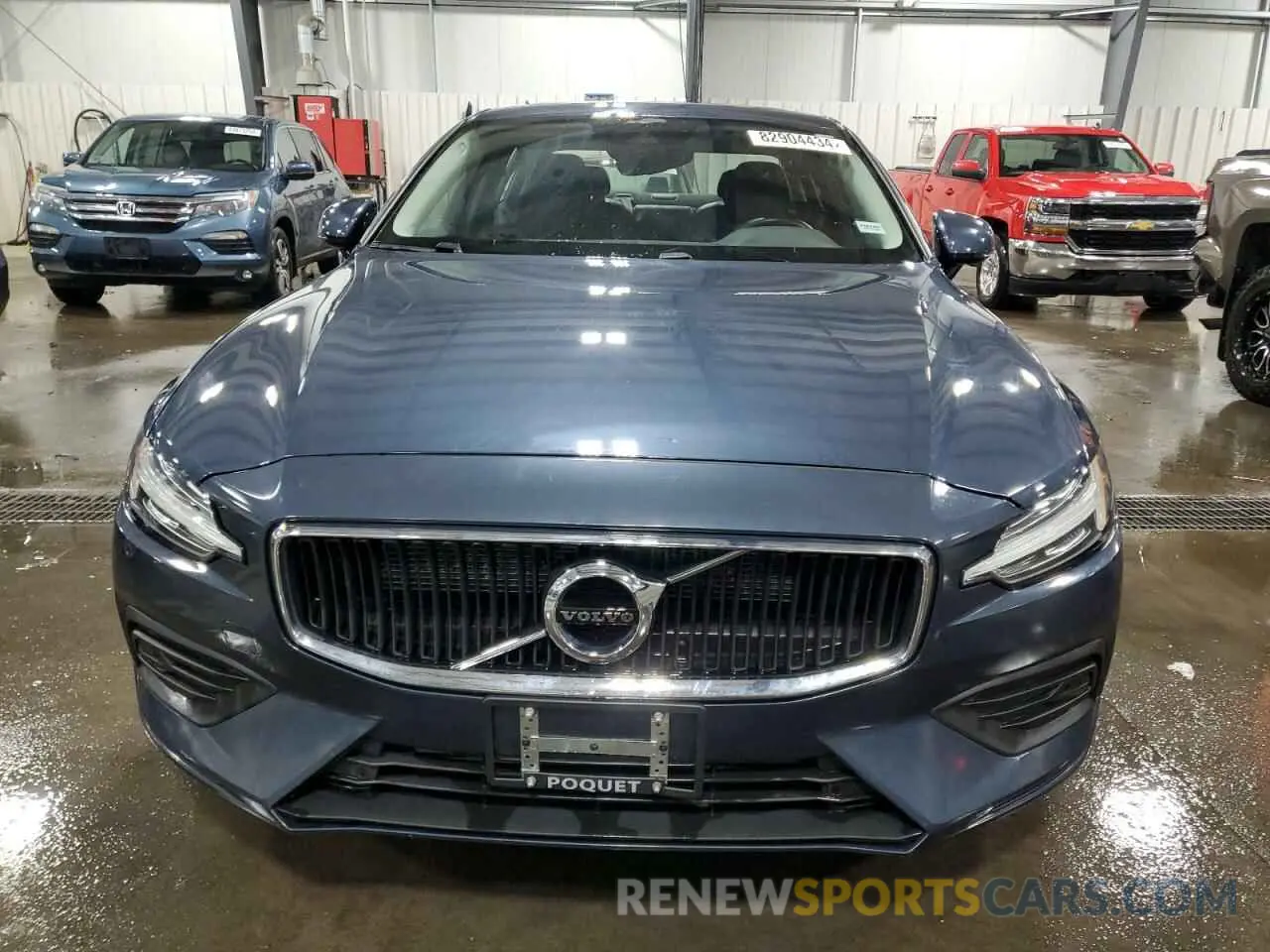 5 Photograph of a damaged car 7JRA22TK1KG001516 VOLVO S60 2019