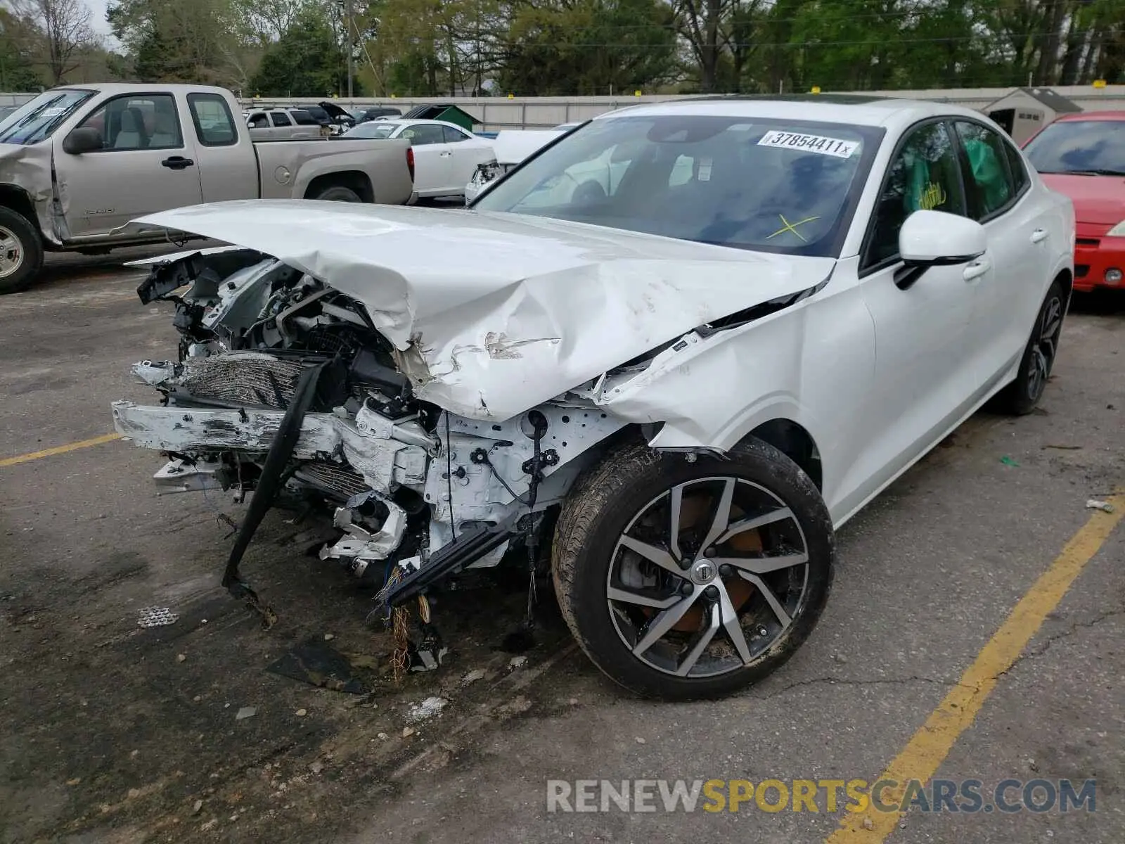 2 Photograph of a damaged car 7JRA22TK1KG017361 VOLVO S60 2019