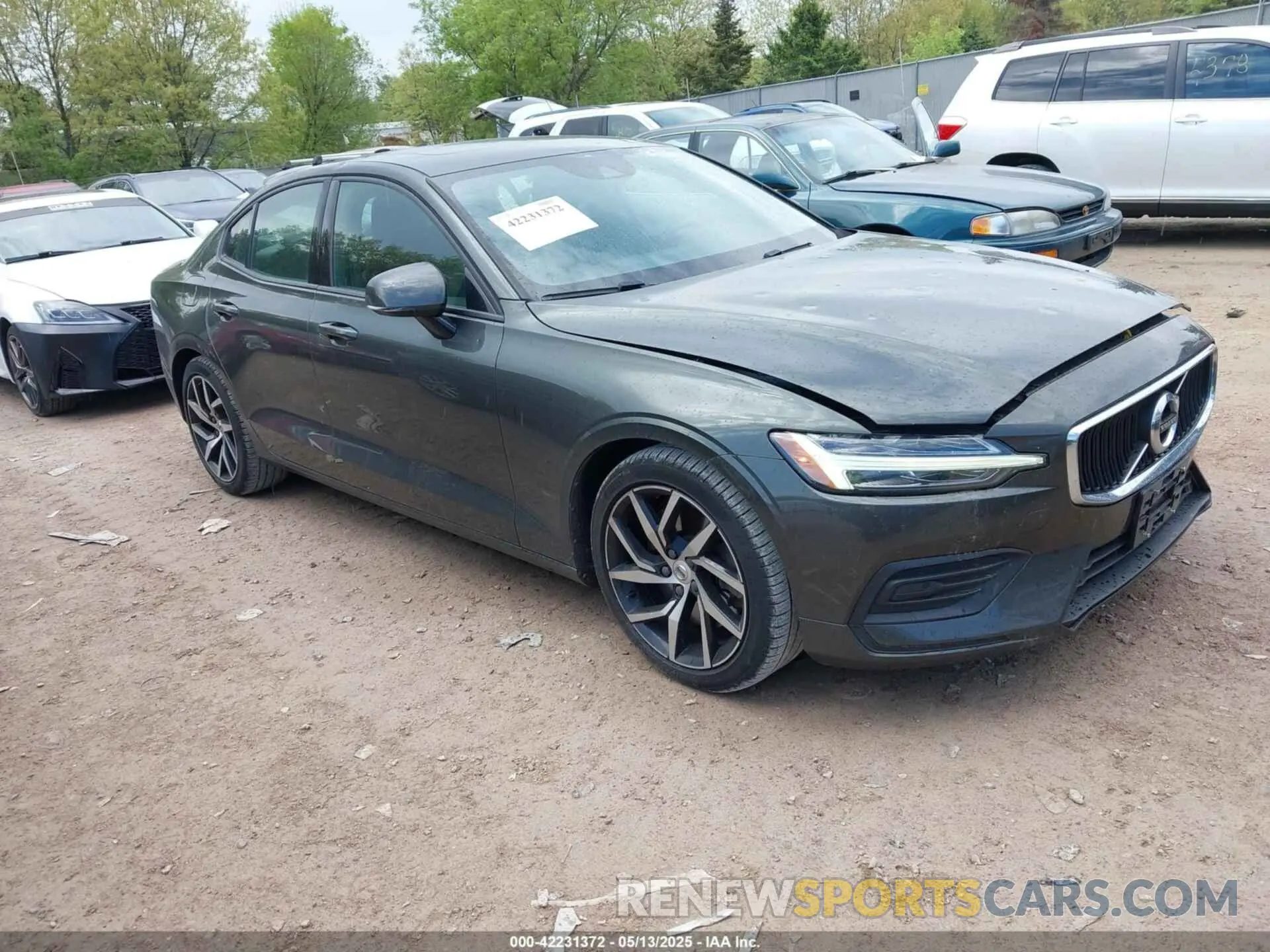 1 Photograph of a damaged car 7JRA22TK1KG018249 VOLVO S60 2019