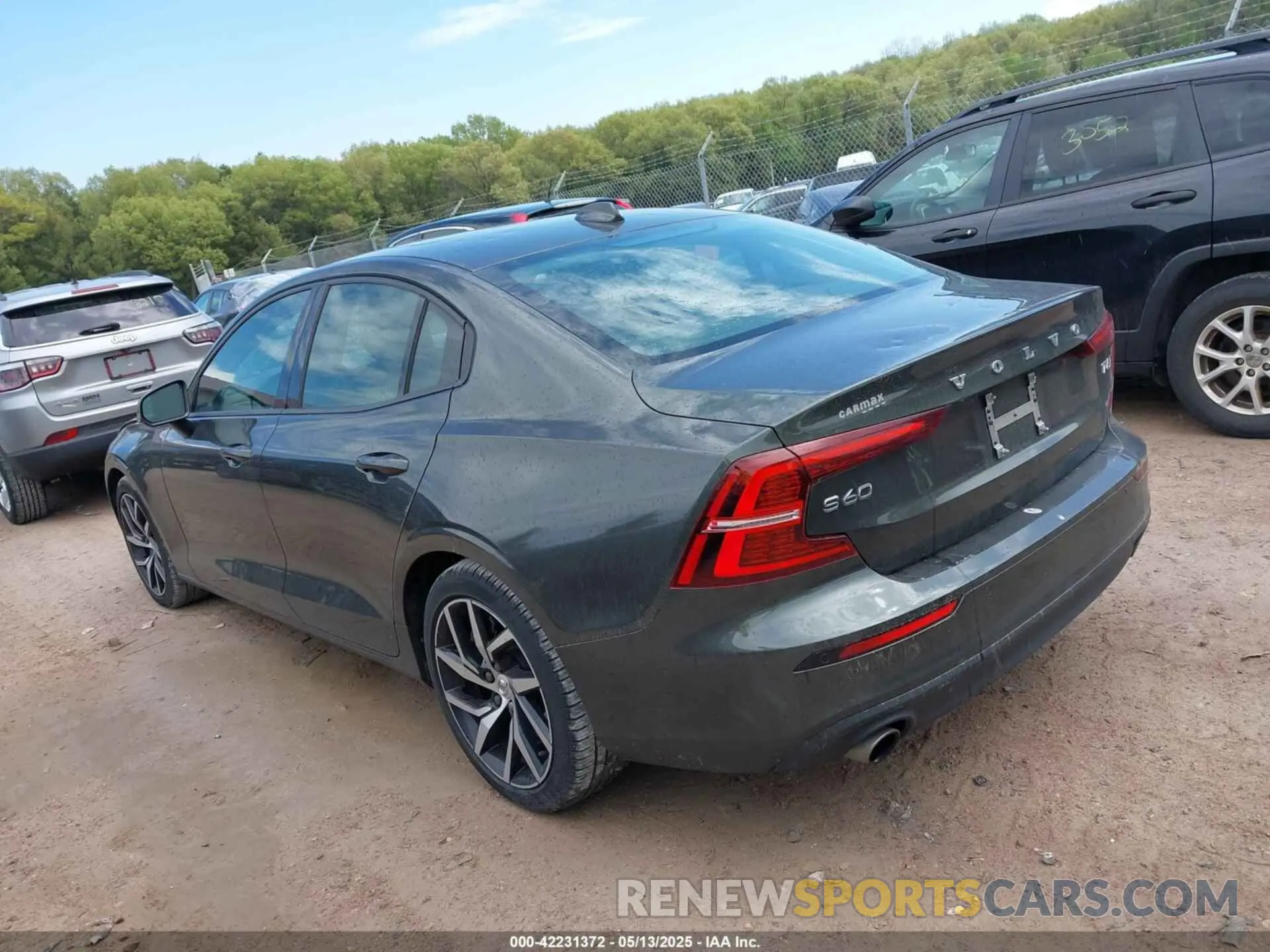 3 Photograph of a damaged car 7JRA22TK1KG018249 VOLVO S60 2019