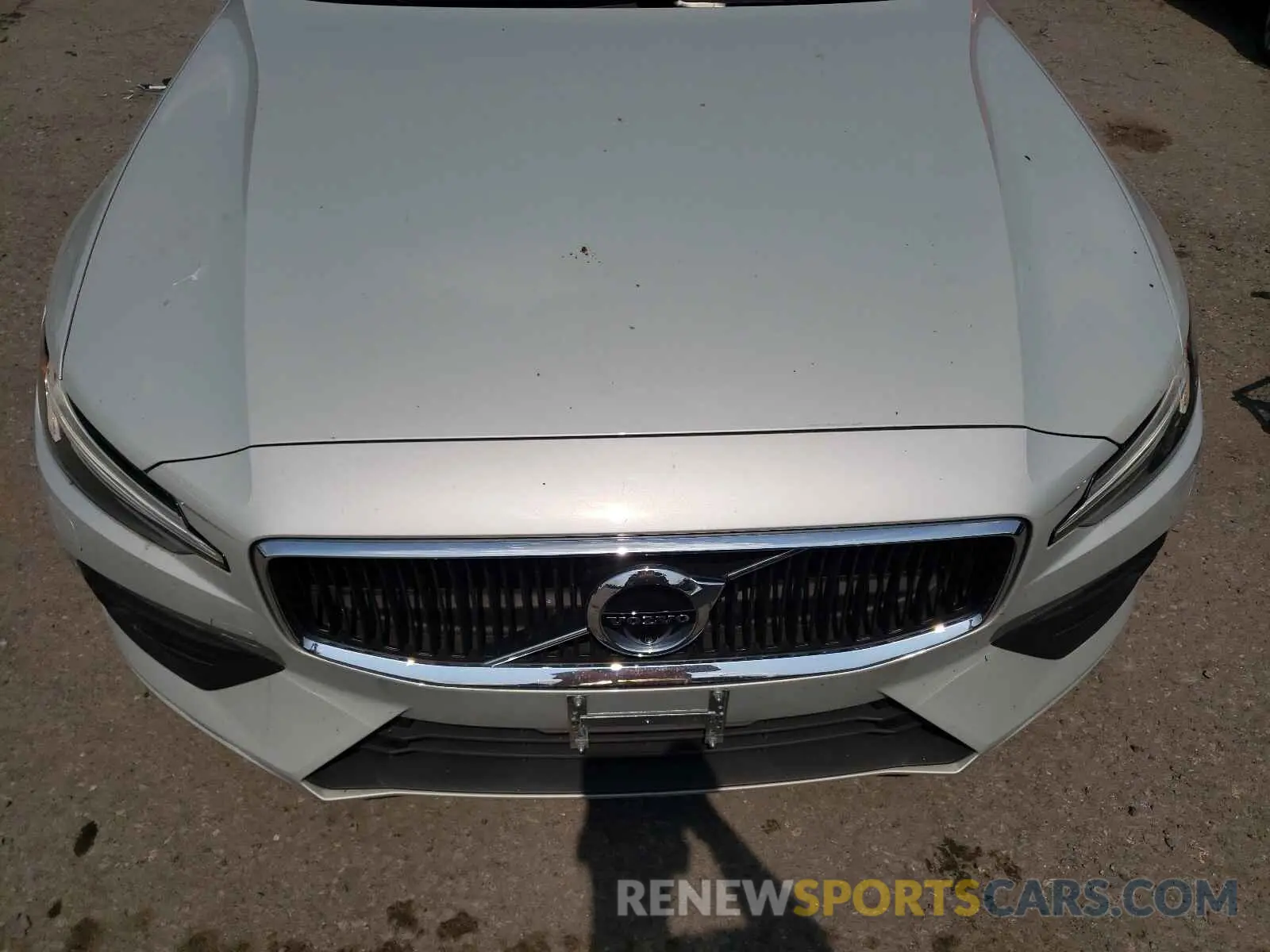 7 Photograph of a damaged car 7JRA22TK2KG017952 VOLVO S60 2019