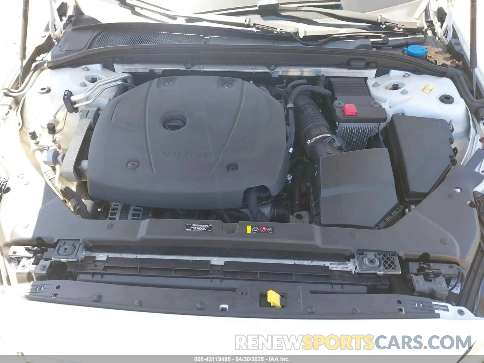 10 Photograph of a damaged car 7JRA22TK4KG017483 VOLVO S60 2019