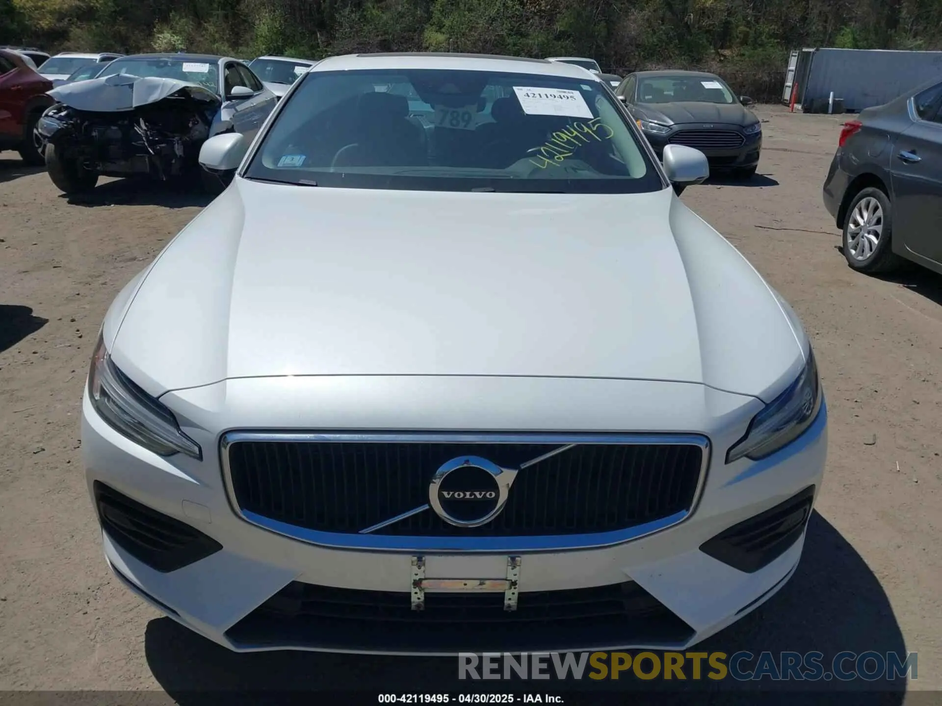12 Photograph of a damaged car 7JRA22TK4KG017483 VOLVO S60 2019