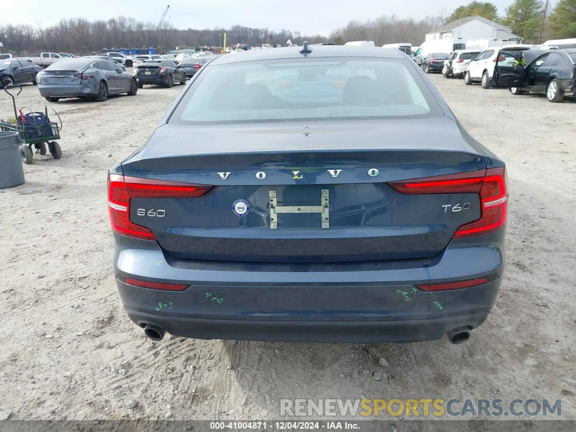16 Photograph of a damaged car 7JRA22TK5KG004547 VOLVO S60 2019
