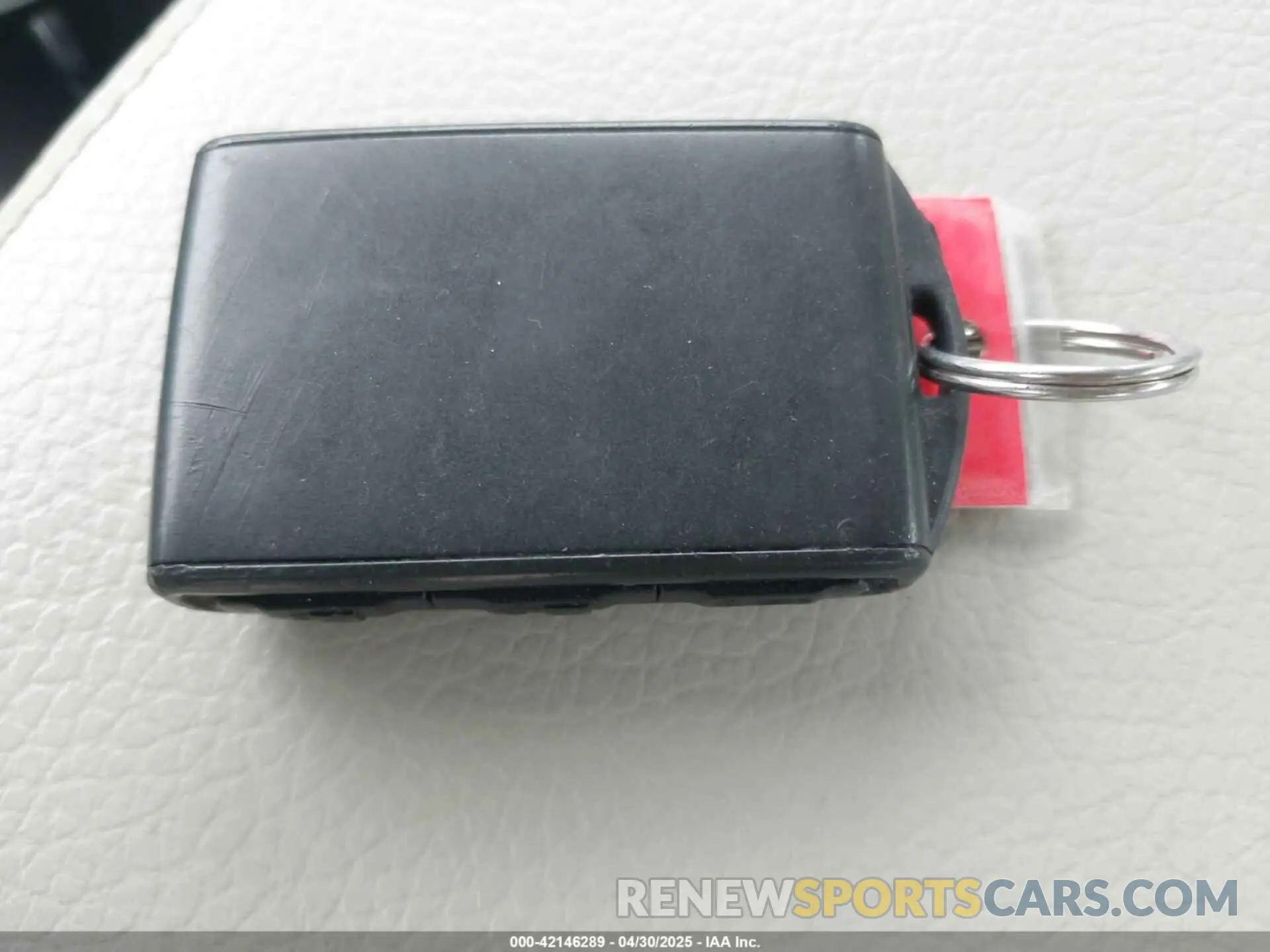 11 Photograph of a damaged car 7JRA22TK5KG018383 VOLVO S60 2019