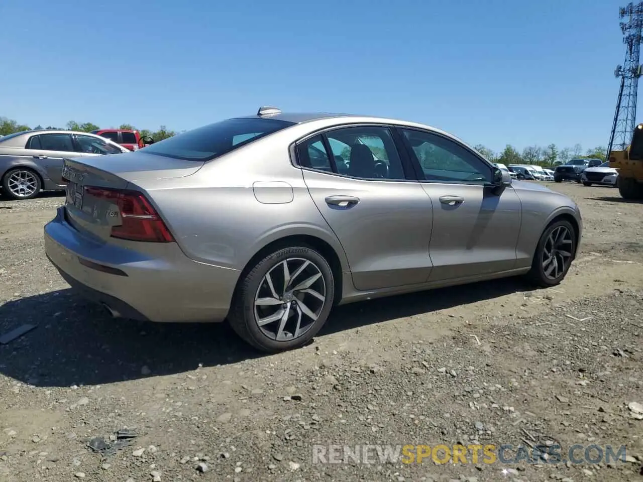 3 Photograph of a damaged car 7JRA22TK6KG002919 VOLVO S60 2019