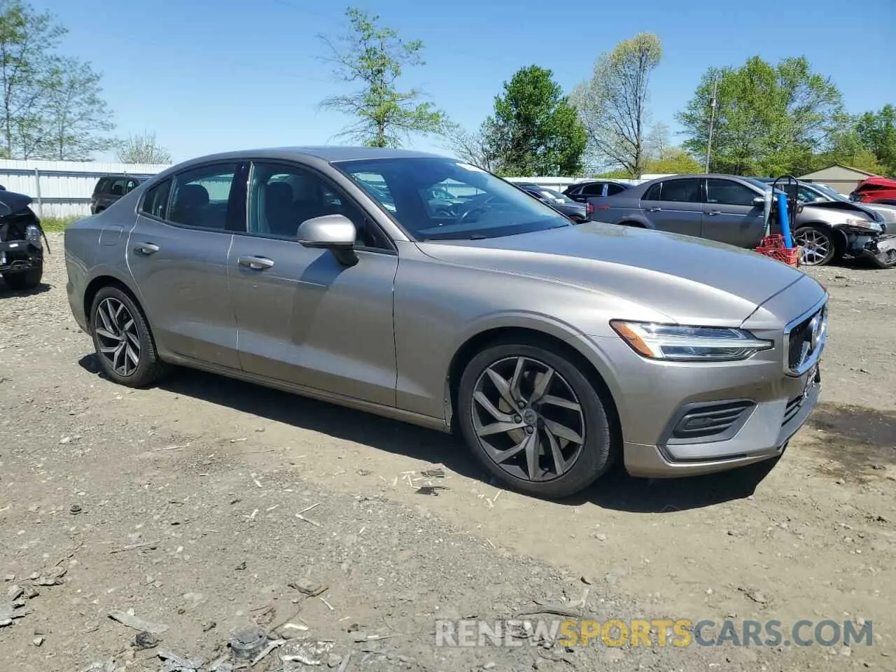 4 Photograph of a damaged car 7JRA22TK6KG002919 VOLVO S60 2019