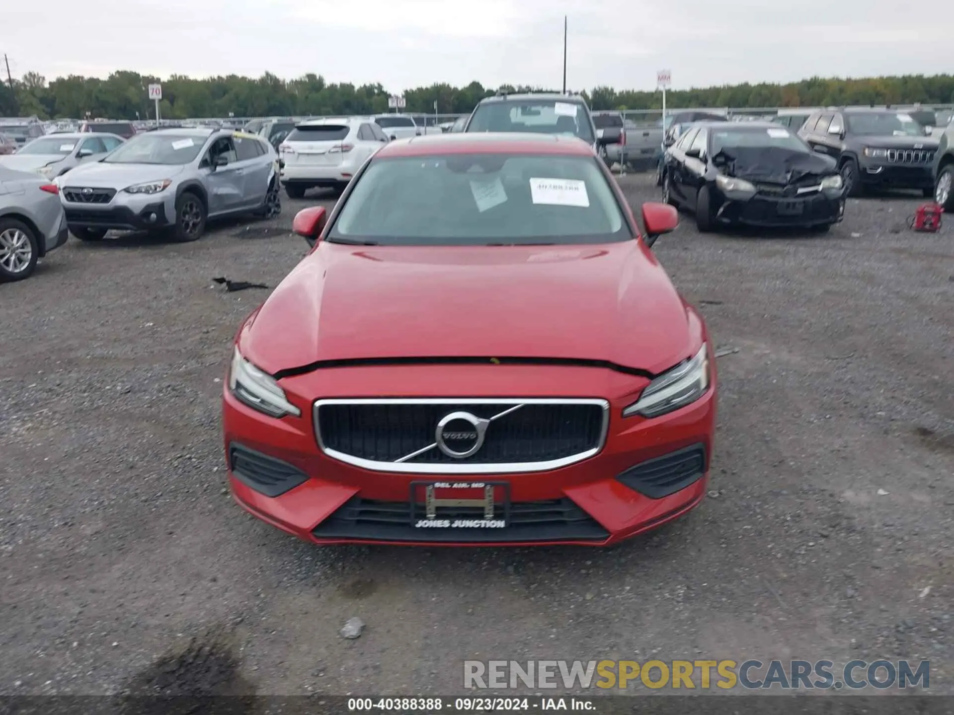 12 Photograph of a damaged car 7JRA22TK6KG010020 VOLVO S60 2019