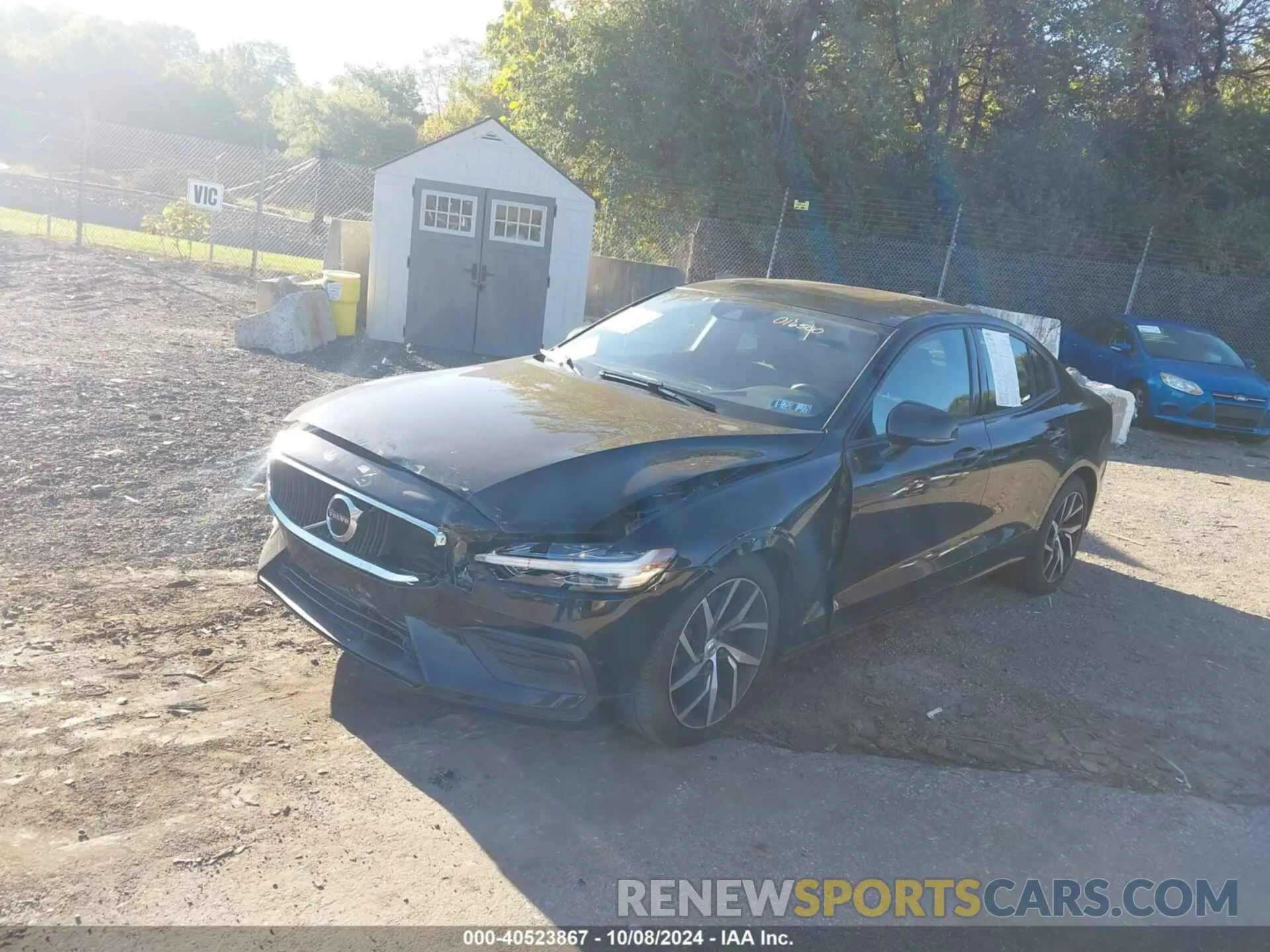 2 Photograph of a damaged car 7JRA22TK6KG016500 VOLVO S60 2019