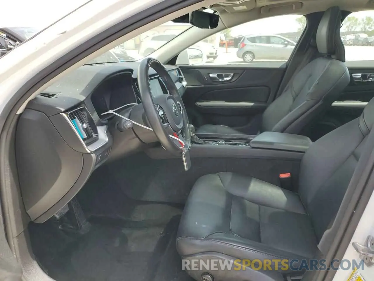7 Photograph of a damaged car 7JRA22TK8KG013372 VOLVO S60 2019