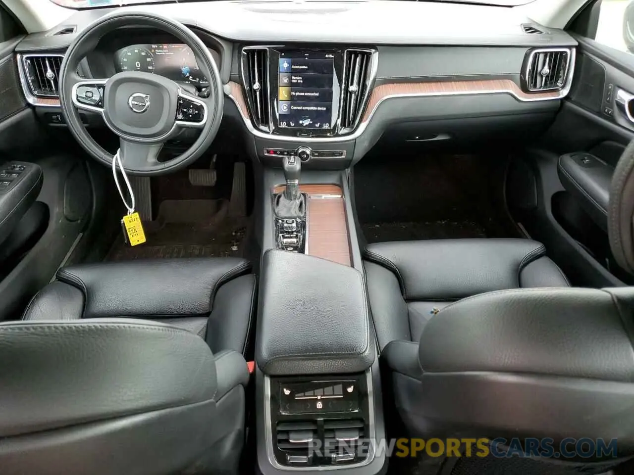 8 Photograph of a damaged car 7JRA22TL0KG007154 VOLVO S60 2019