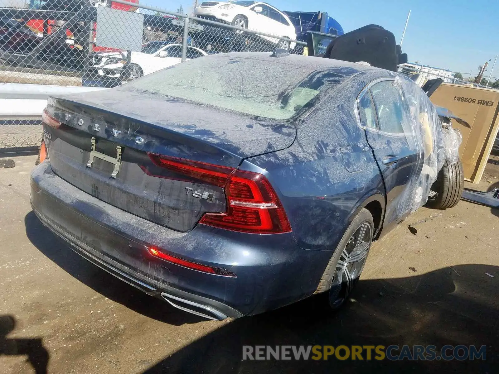 4 Photograph of a damaged car 7JRA22TL2KG004045 VOLVO S60 2019