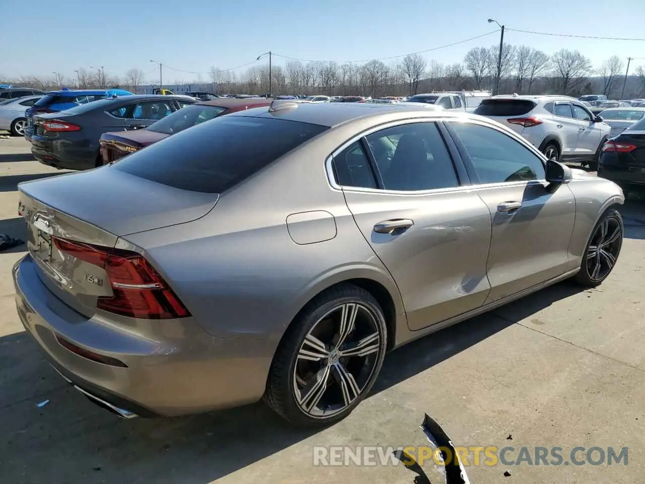 3 Photograph of a damaged car 7JRA22TL2KG006166 VOLVO S60 2019