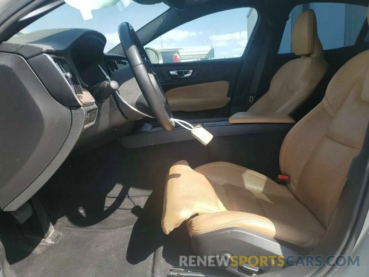 7 Photograph of a damaged car 7JRA22TL7KG004039 VOLVO S60 2019