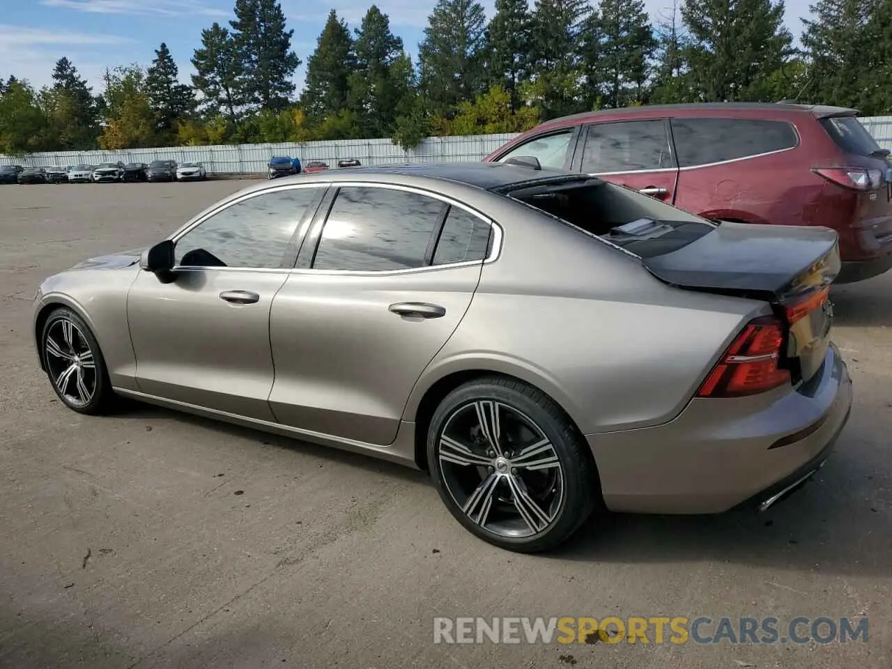 2 Photograph of a damaged car 7JRA22TLXKG001331 VOLVO S60 2019