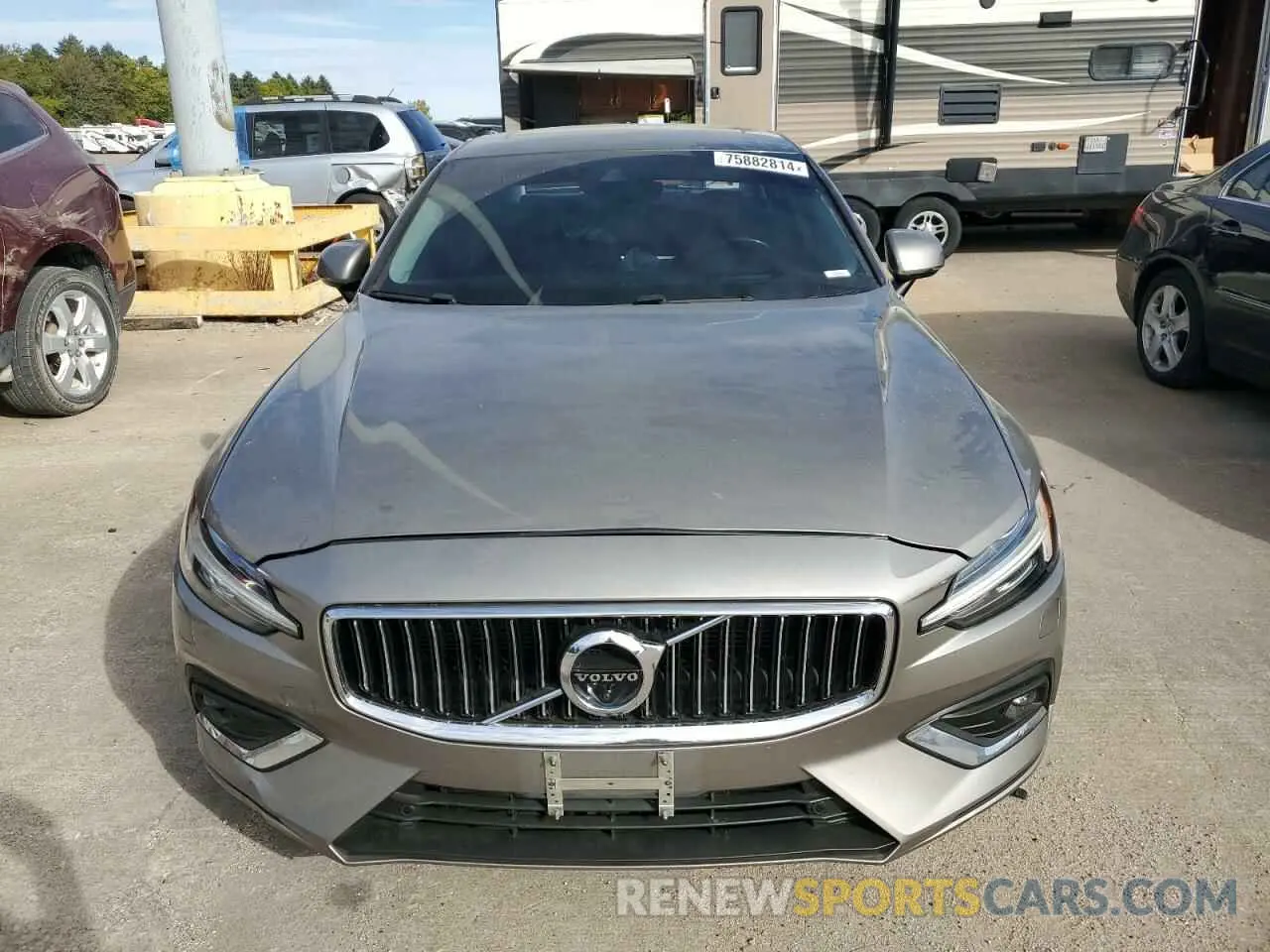 5 Photograph of a damaged car 7JRA22TLXKG001331 VOLVO S60 2019