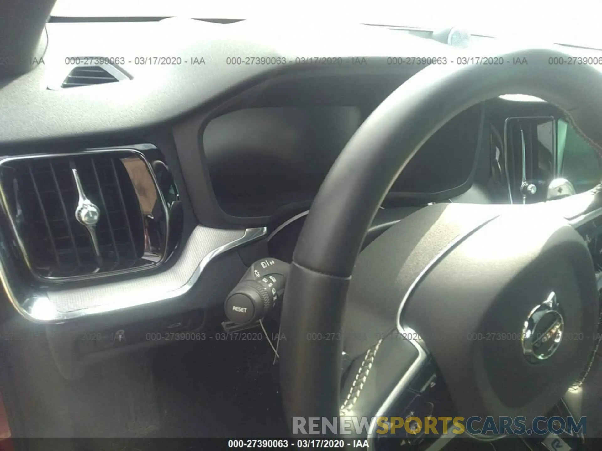 7 Photograph of a damaged car 7JRA22TM0KG001590 VOLVO S60 2019