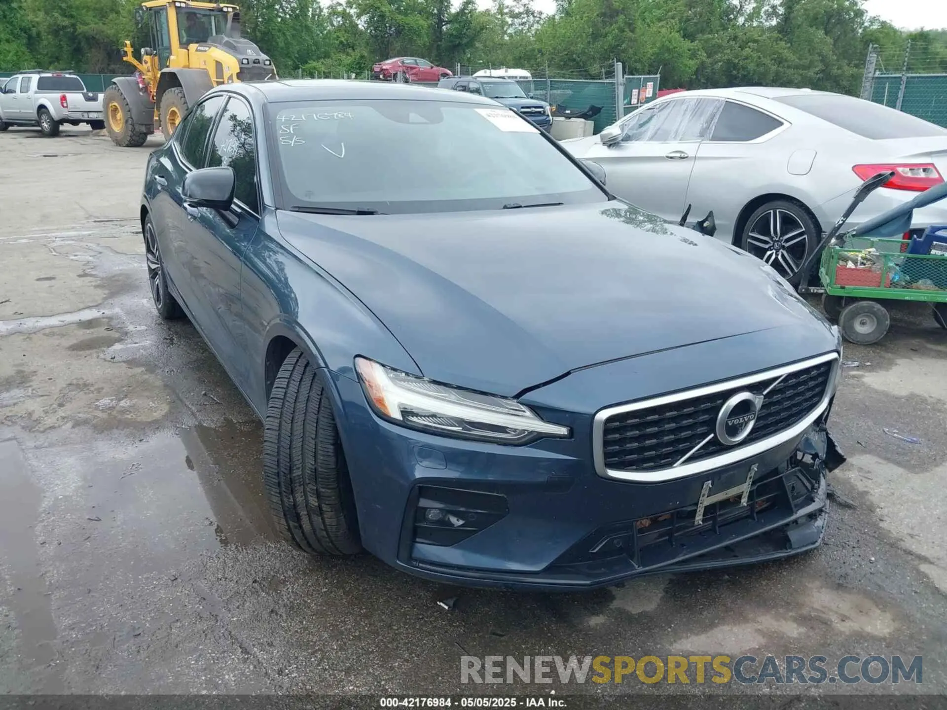 11 Фотография поврежденного автомобиля 7JRA22TM1KG005468 VOLVO S60 2019