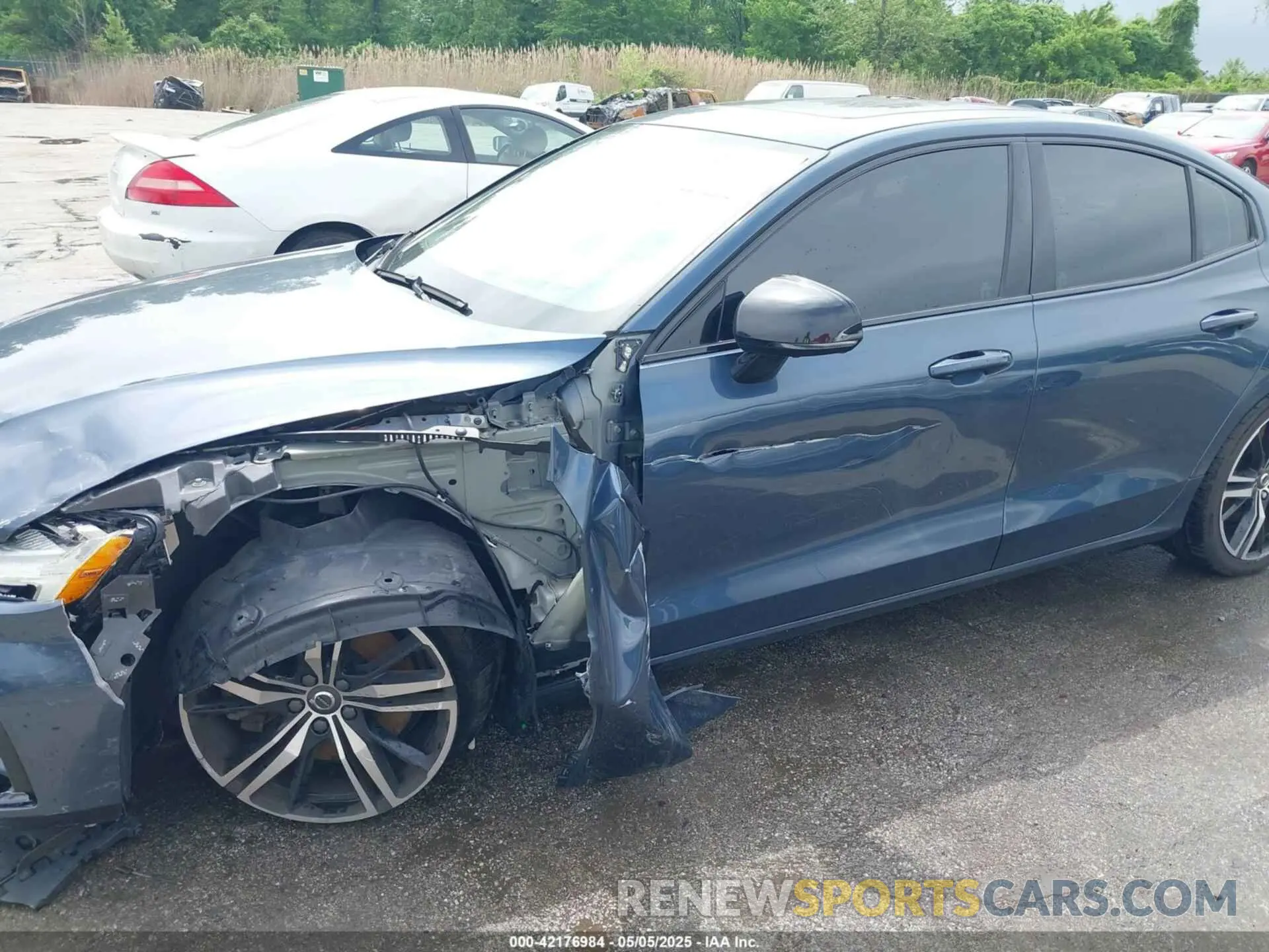 6 Фотография поврежденного автомобиля 7JRA22TM1KG005468 VOLVO S60 2019