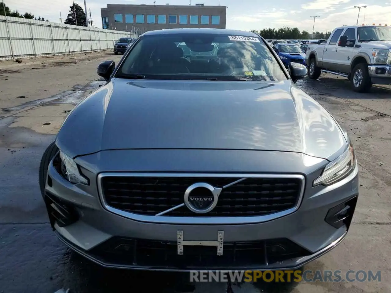 5 Фотография поврежденного автомобиля 7JRA22TM1KG018429 VOLVO S60 2019