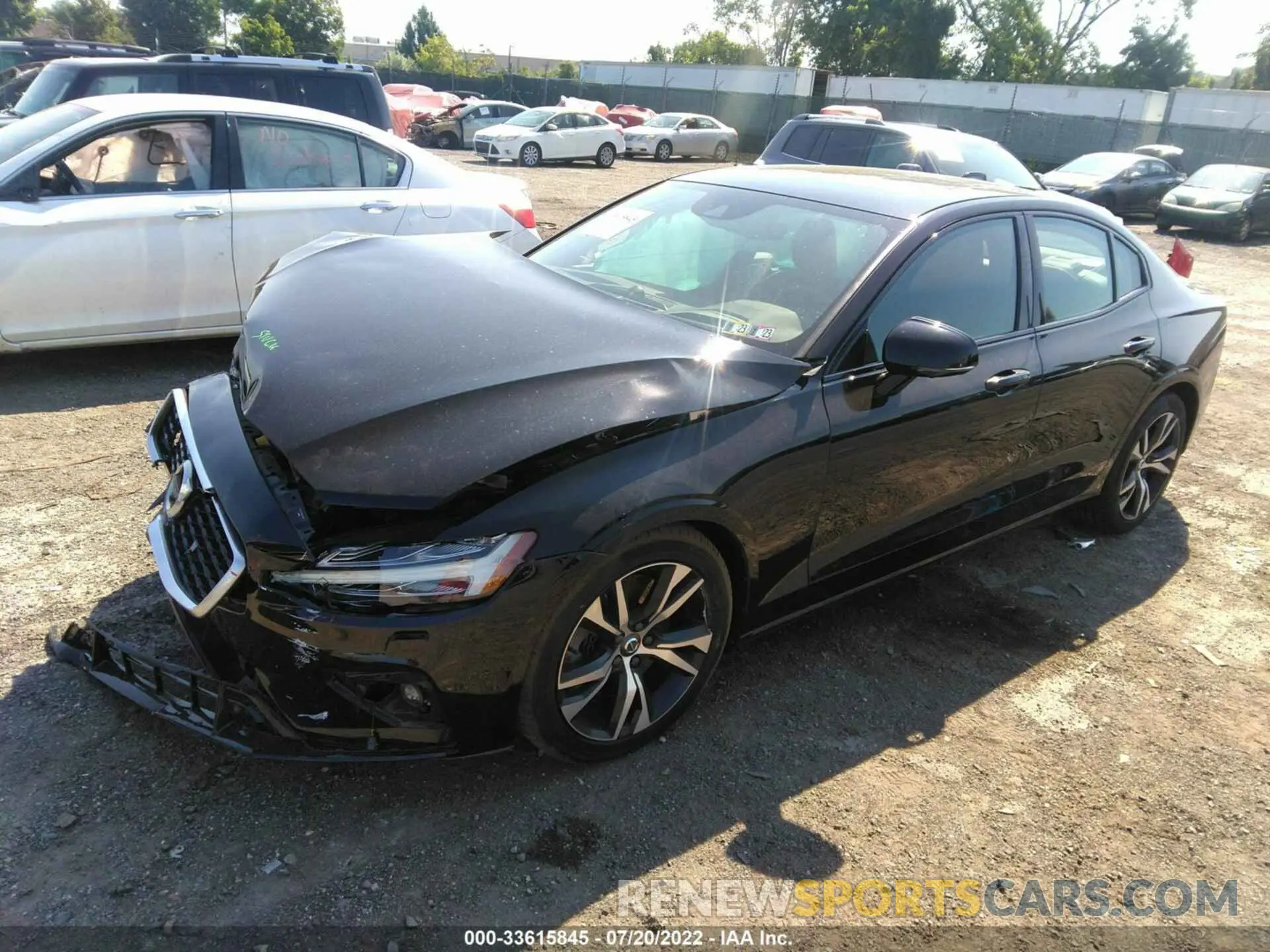 2 Фотография поврежденного автомобиля 7JRA22TM3KG006900 VOLVO S60 2019