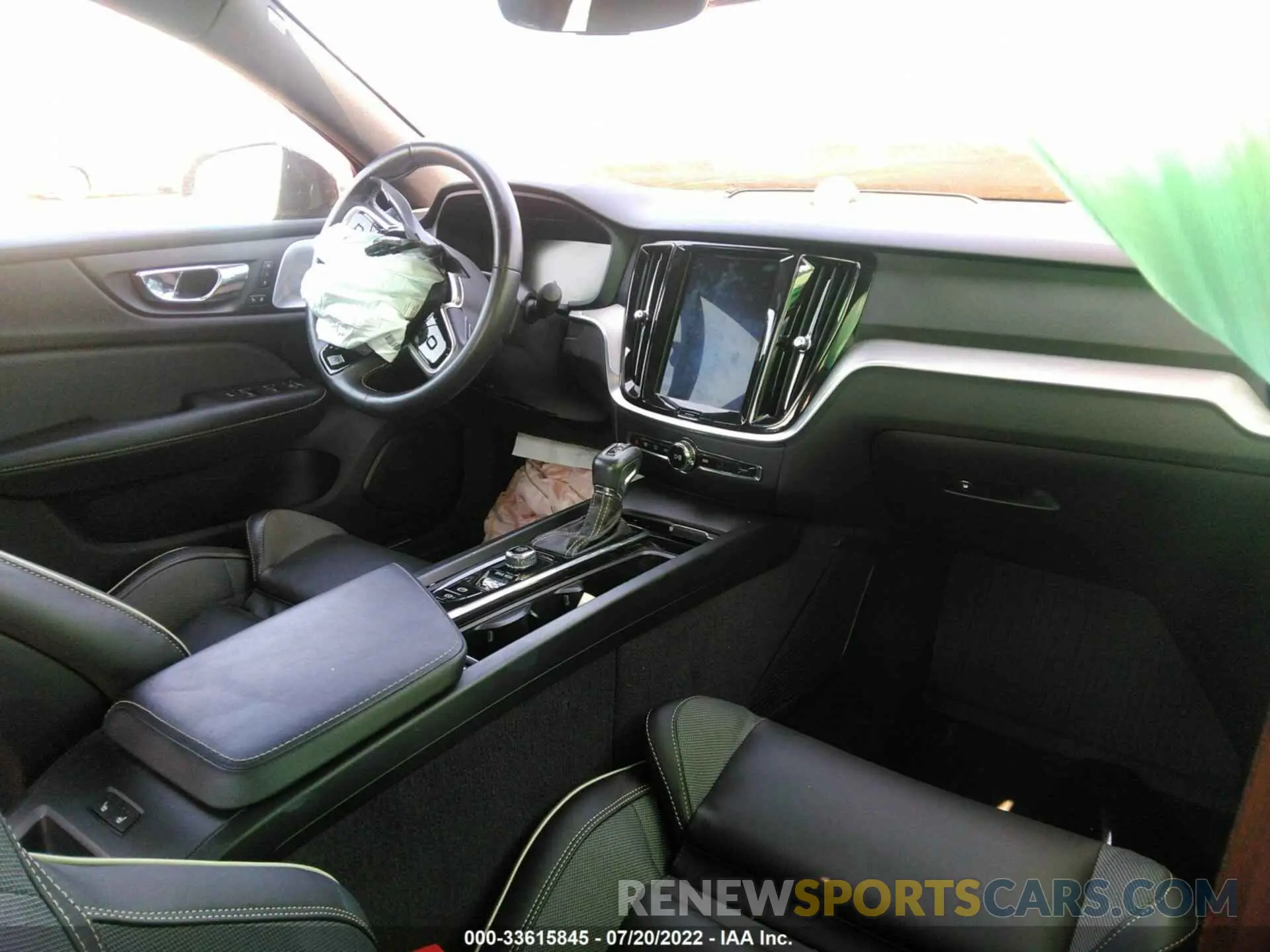 5 Фотография поврежденного автомобиля 7JRA22TM3KG006900 VOLVO S60 2019