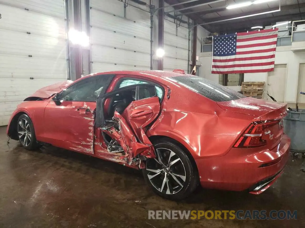 2 Фотография поврежденного автомобиля 7JRA22TM3KG007058 VOLVO S60 2019