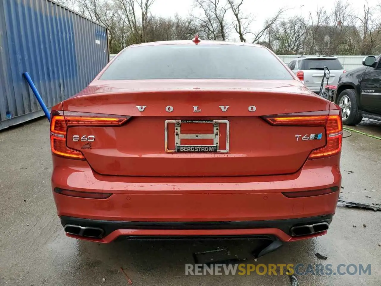 6 Photograph of a damaged car 7JRA22TM4KG001902 VOLVO S60 2019