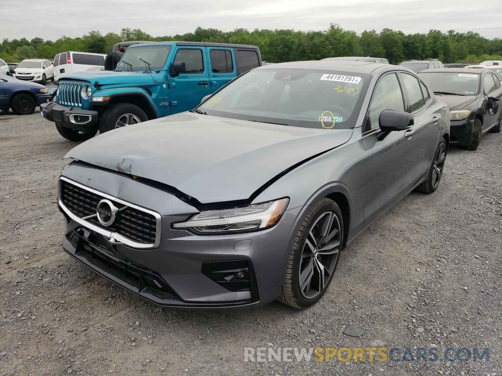 2 Photograph of a damaged car 7JRA22TM4KG016710 VOLVO S60 2019