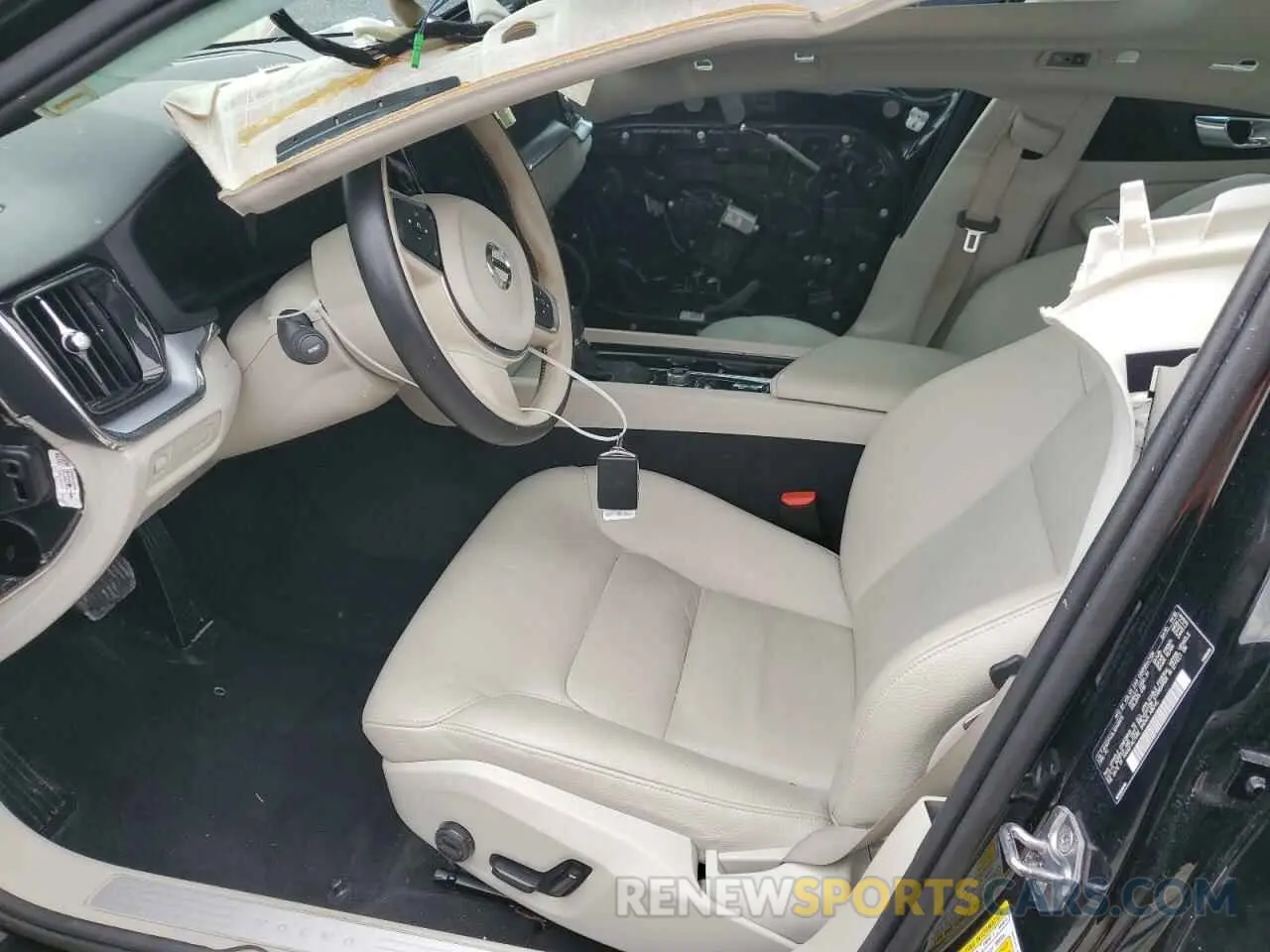 7 Photograph of a damaged car 7JR102FK0LG048975 VOLVO S60 2020