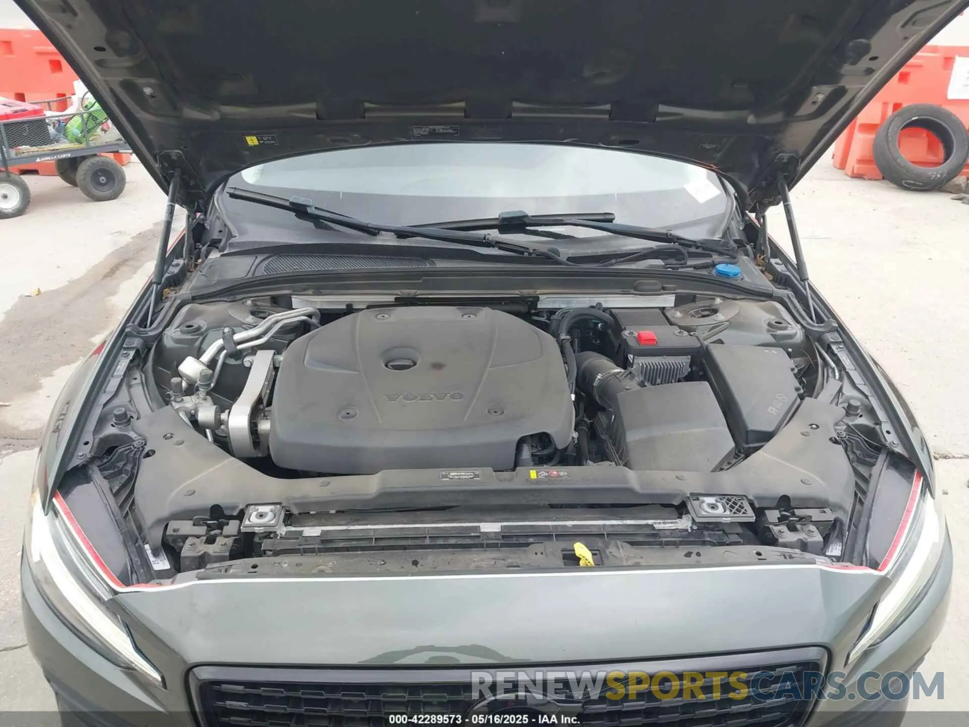 10 Photograph of a damaged car 7JR102FK3LG047013 VOLVO S60 2020