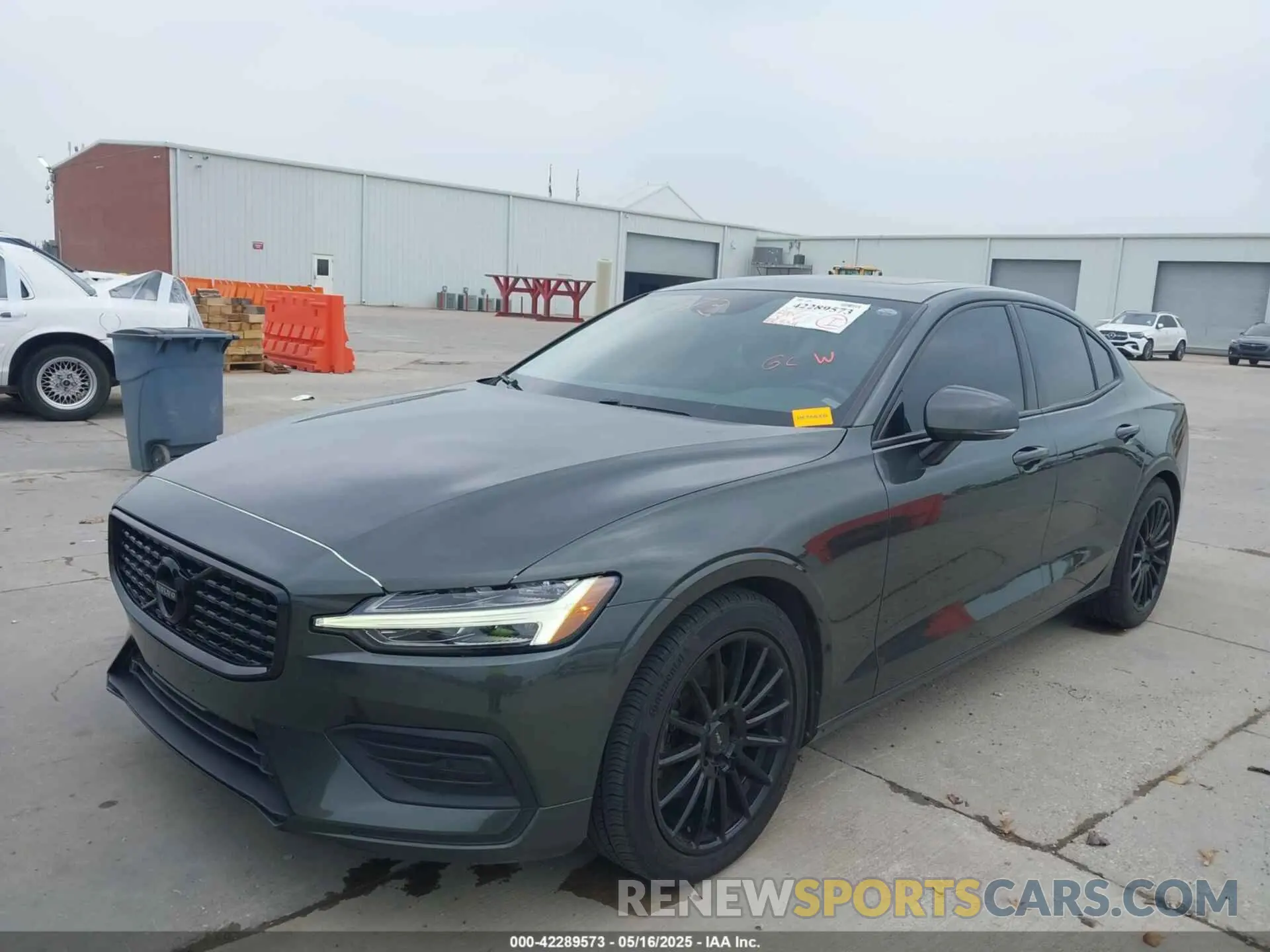 2 Photograph of a damaged car 7JR102FK3LG047013 VOLVO S60 2020