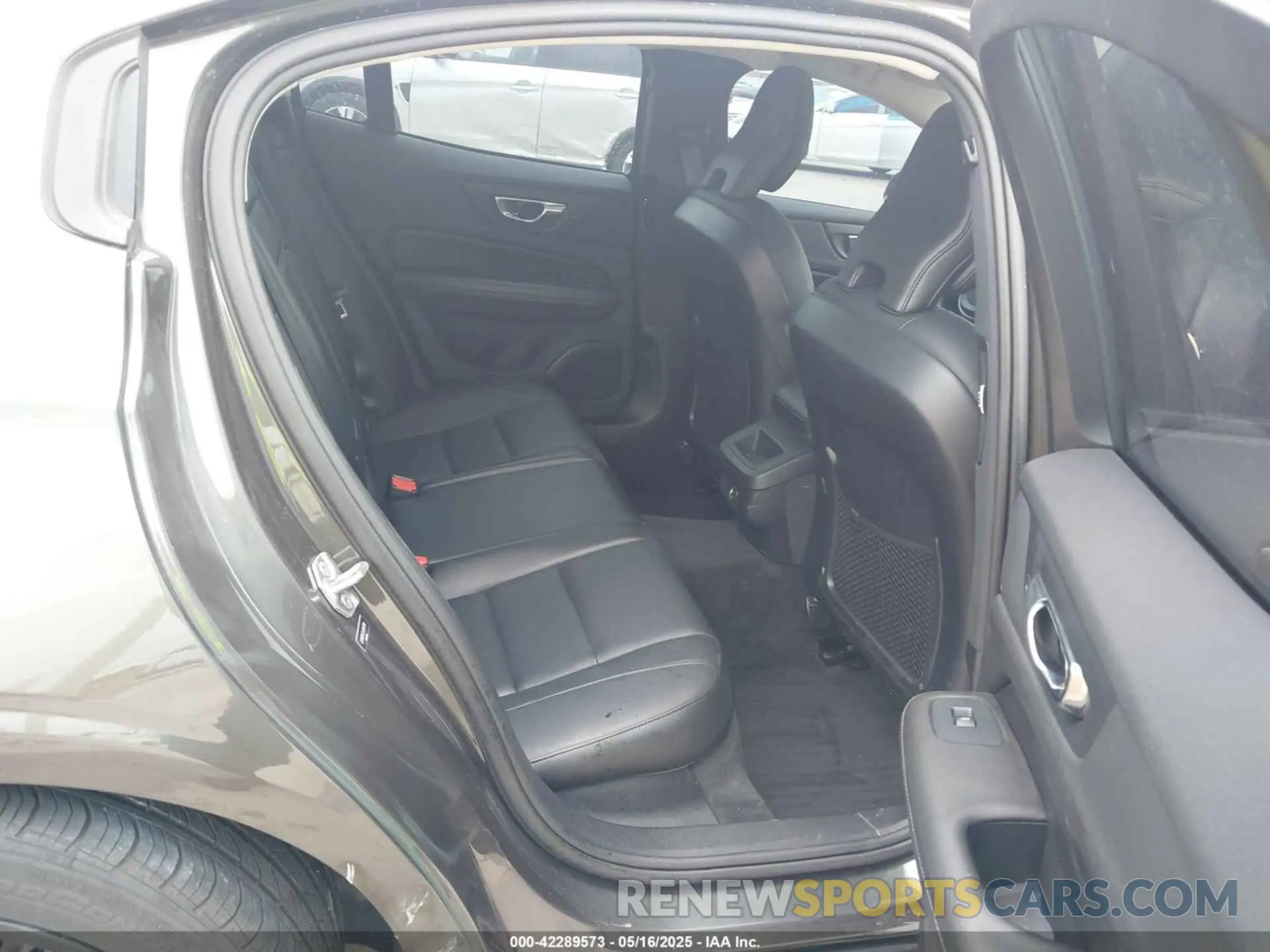 8 Photograph of a damaged car 7JR102FK3LG047013 VOLVO S60 2020