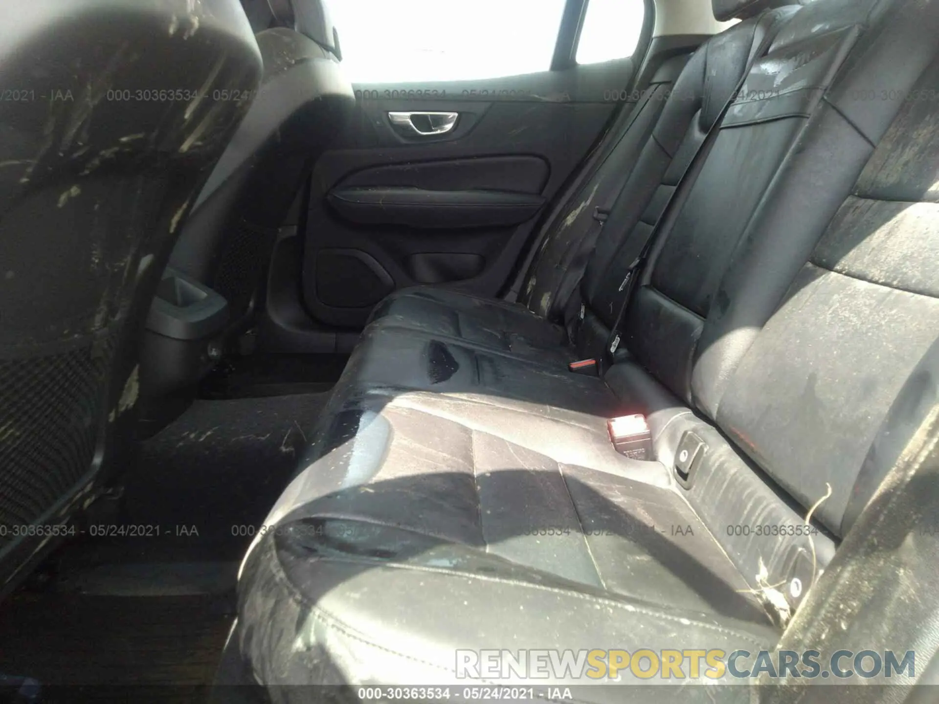 8 Photograph of a damaged car 7JR102FK3LG047979 VOLVO S60 2020